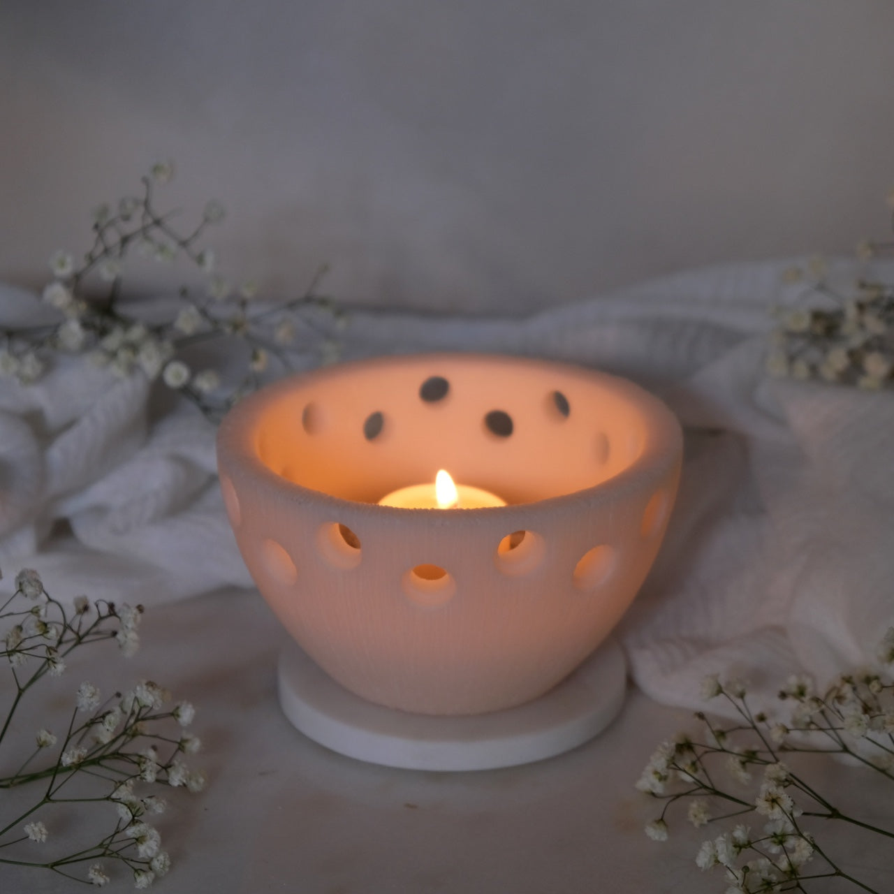 Nido di Luce: Ciotola di Cera Fori di Luce