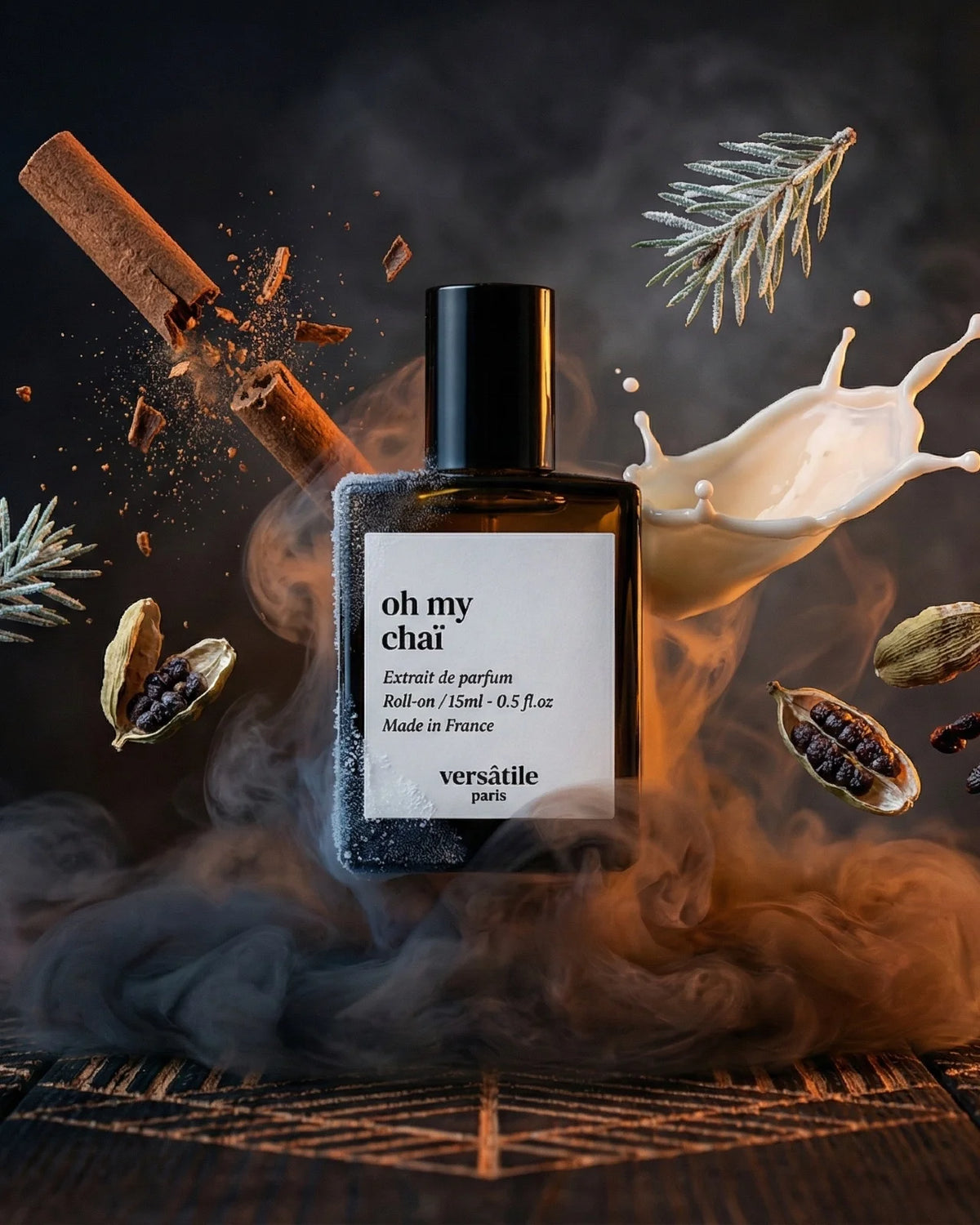 Estratto di profumo roll-on Oh My Chai di Versatile Paris, flacone 15ml speziato fumoso con note di chai, cannella, cardamomo e abete | Roma