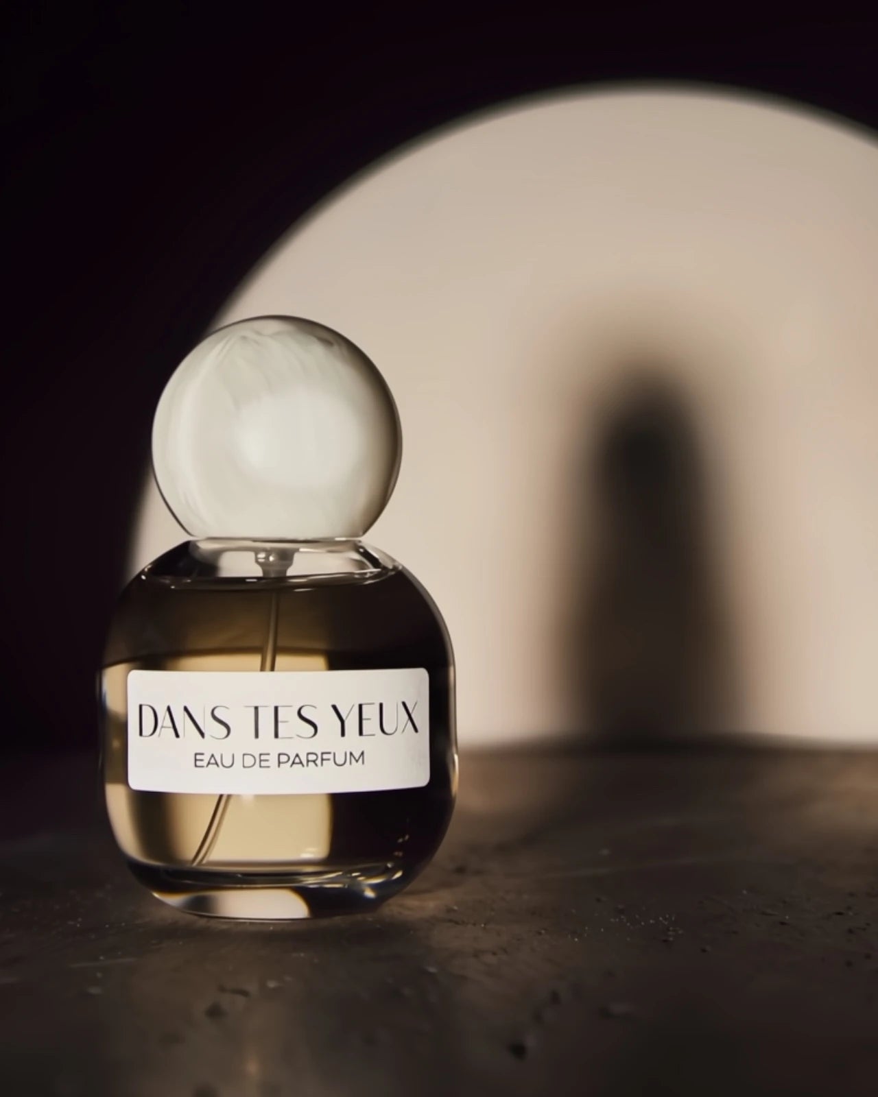 Bottiglia di Dans Tes Yeux – Profumo intenso e floreale