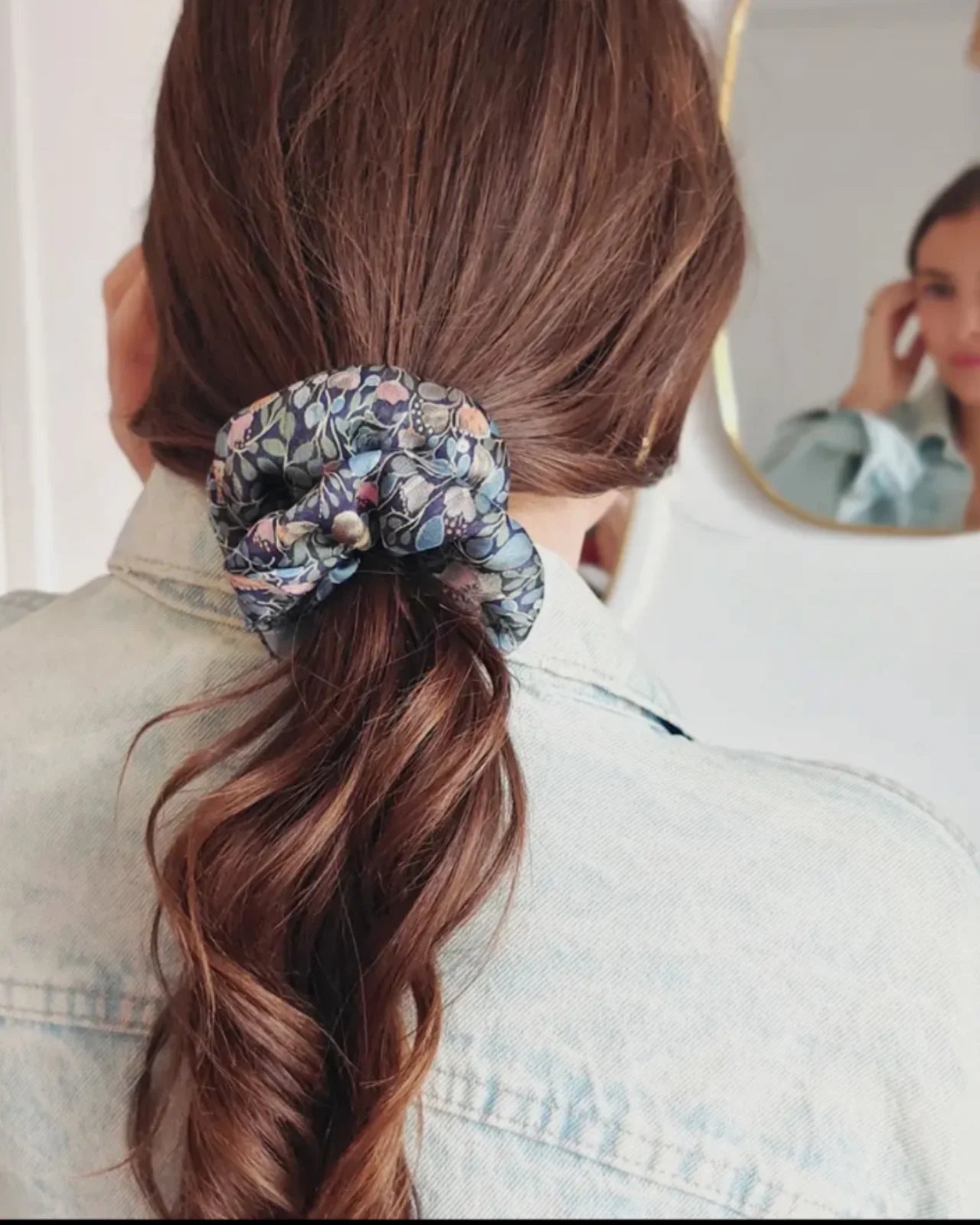 Scrunchie ecosostenibile in poliestere, colore pastello, accessorio capelli made in France.