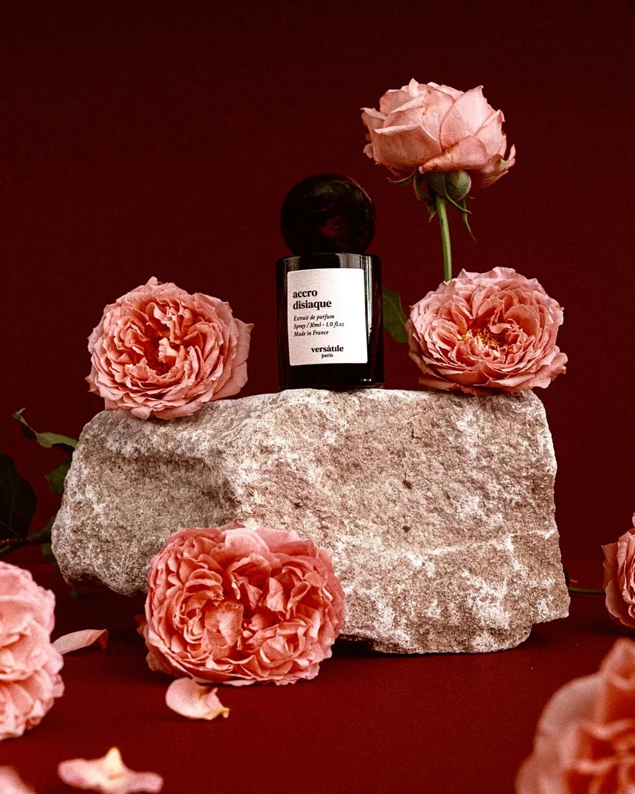 Estratto di Profumo Accrodisiaque - Versatile Paris | Profumo Roll-On Unisex con Note Sensuali di Rosa | Roma 
