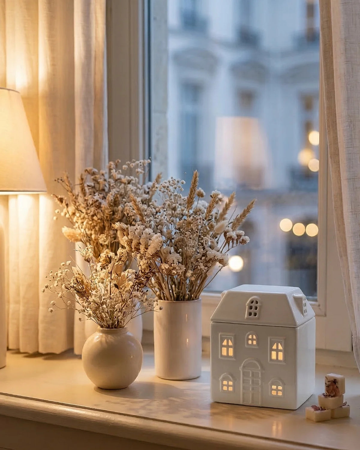 Bruciatore per tartine di cera profumata in ceramica bianca
