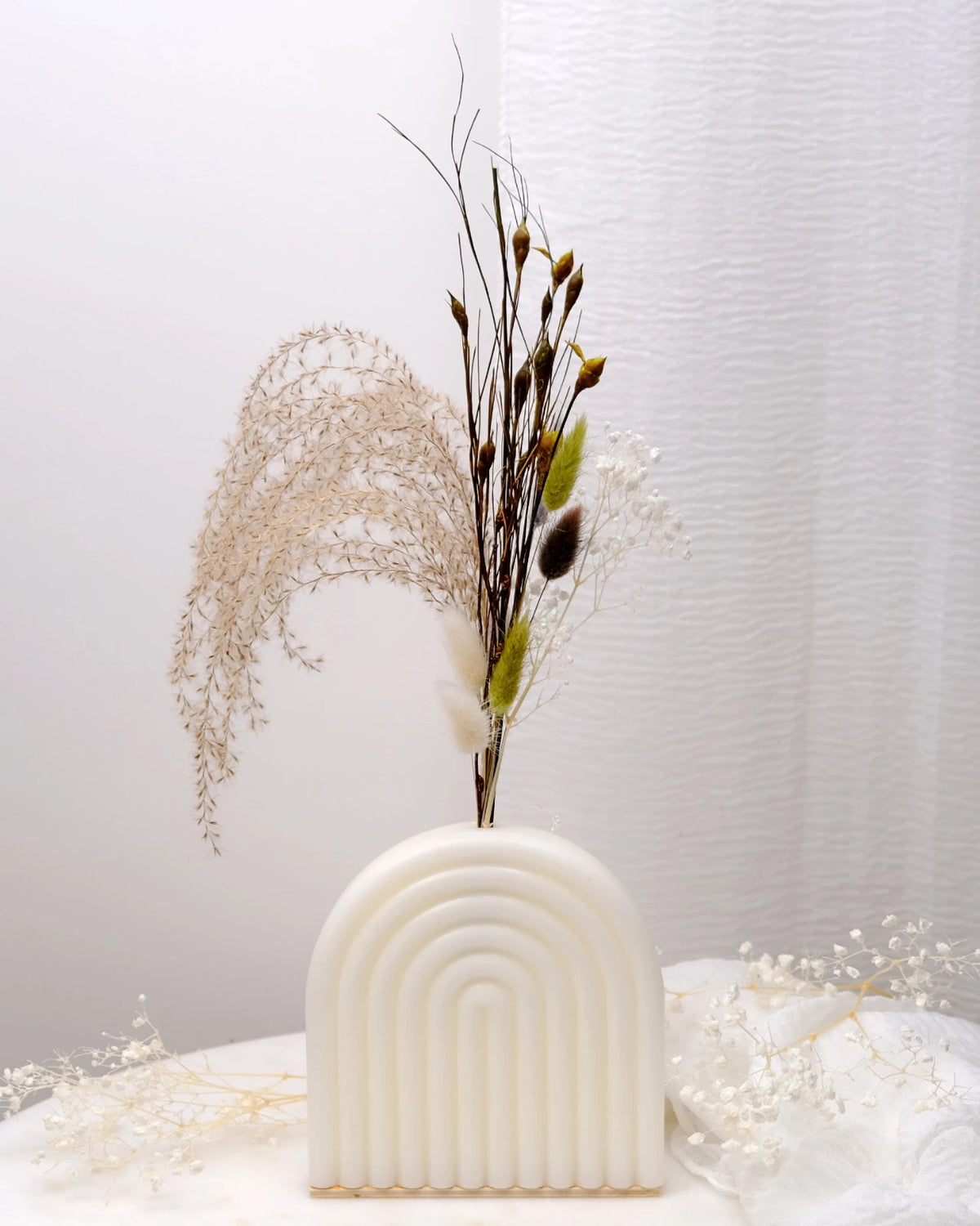 Vaso Arco Iris Serendipity - vaso in cera artigianale a forma di arcobaleno con fiori stabilizzati e secchi bianco latte grande