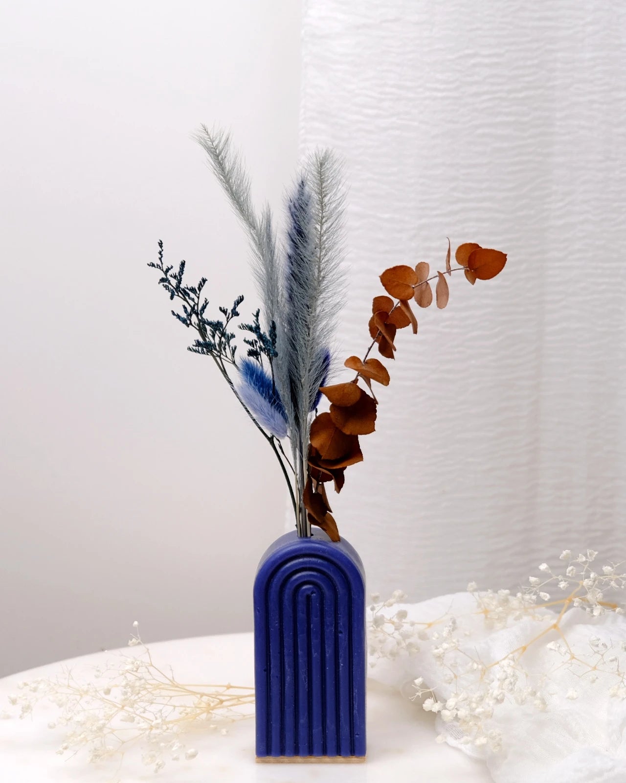 Vaso Arco Iris Serendipity - vaso in cera artigianale a forma di arcobaleno con fiori stabilizzati e secchi blue coastal piccolo