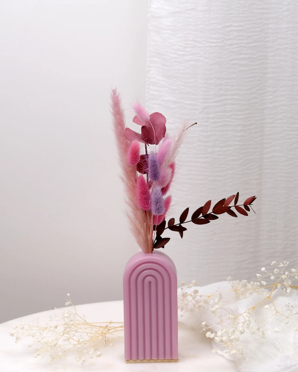 Vaso Arco Iris Serendipity - vaso in cera artigianale a forma di arcobaleno con fiori stabilizzati e secchi malva piccolo