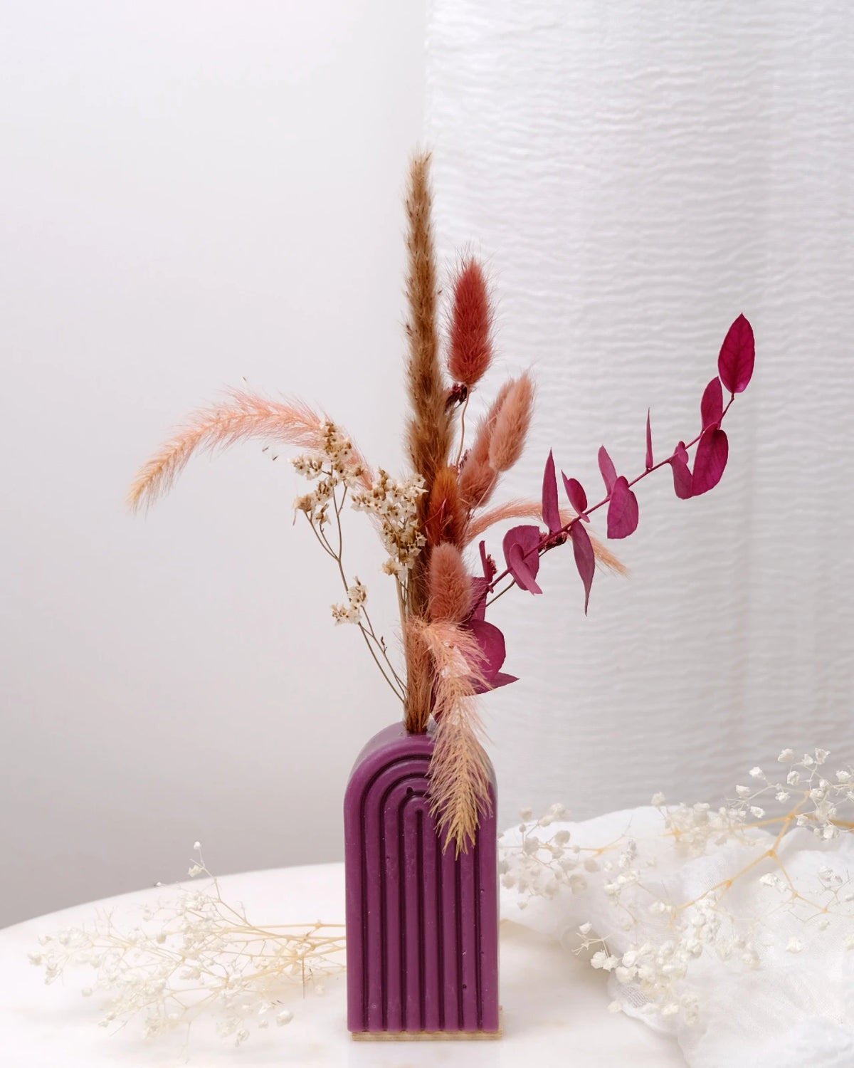 Vaso Arco Iris Serendipity - vaso in cera artigianale a forma di arcobaleno con fiori stabilizzati e secchi prugna piccolo