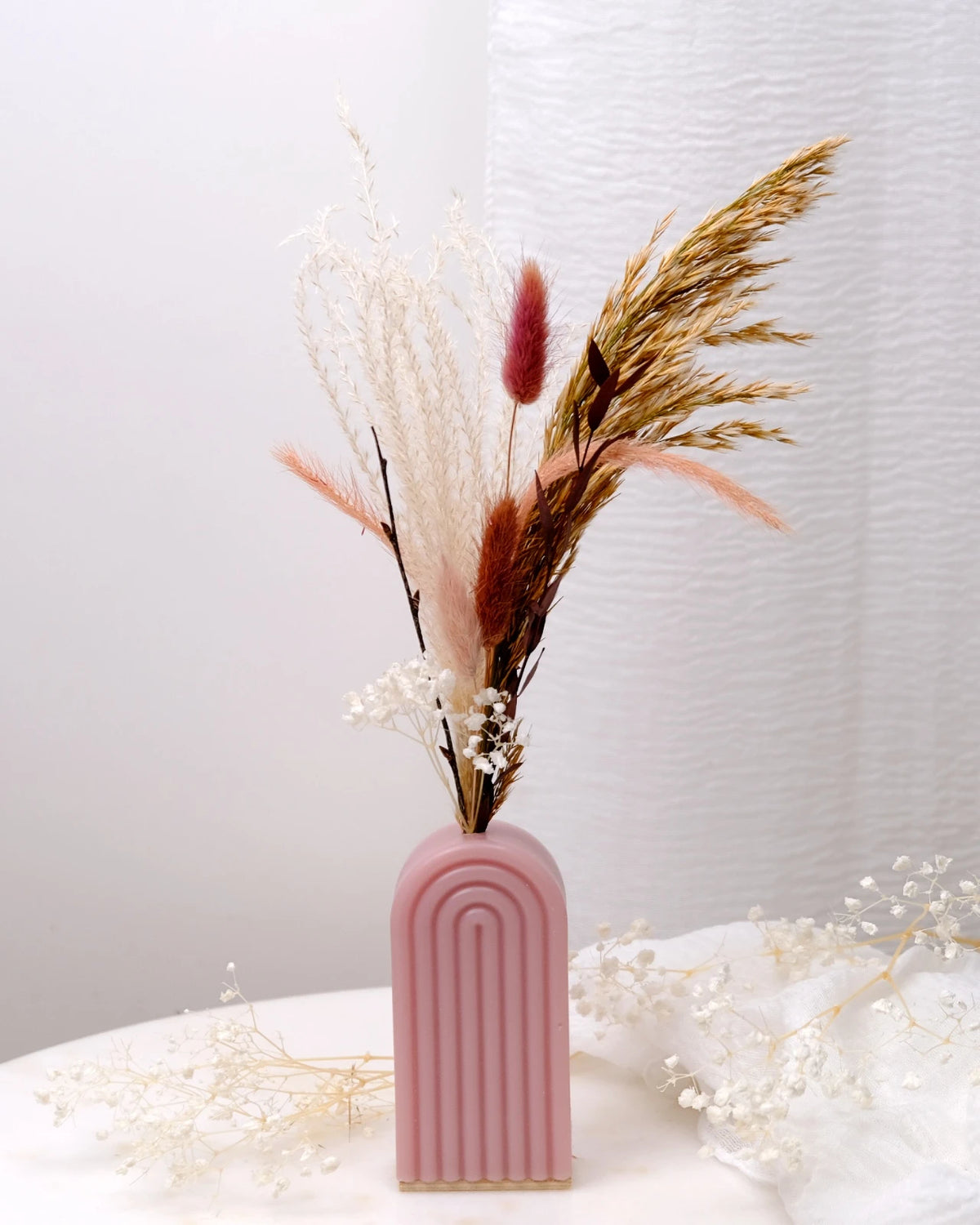 Vaso Arco Iris Serendipity - vaso in cera artigianale a forma di arcobaleno con fiori stabilizzati e secchi rosa cipria antico piccolo