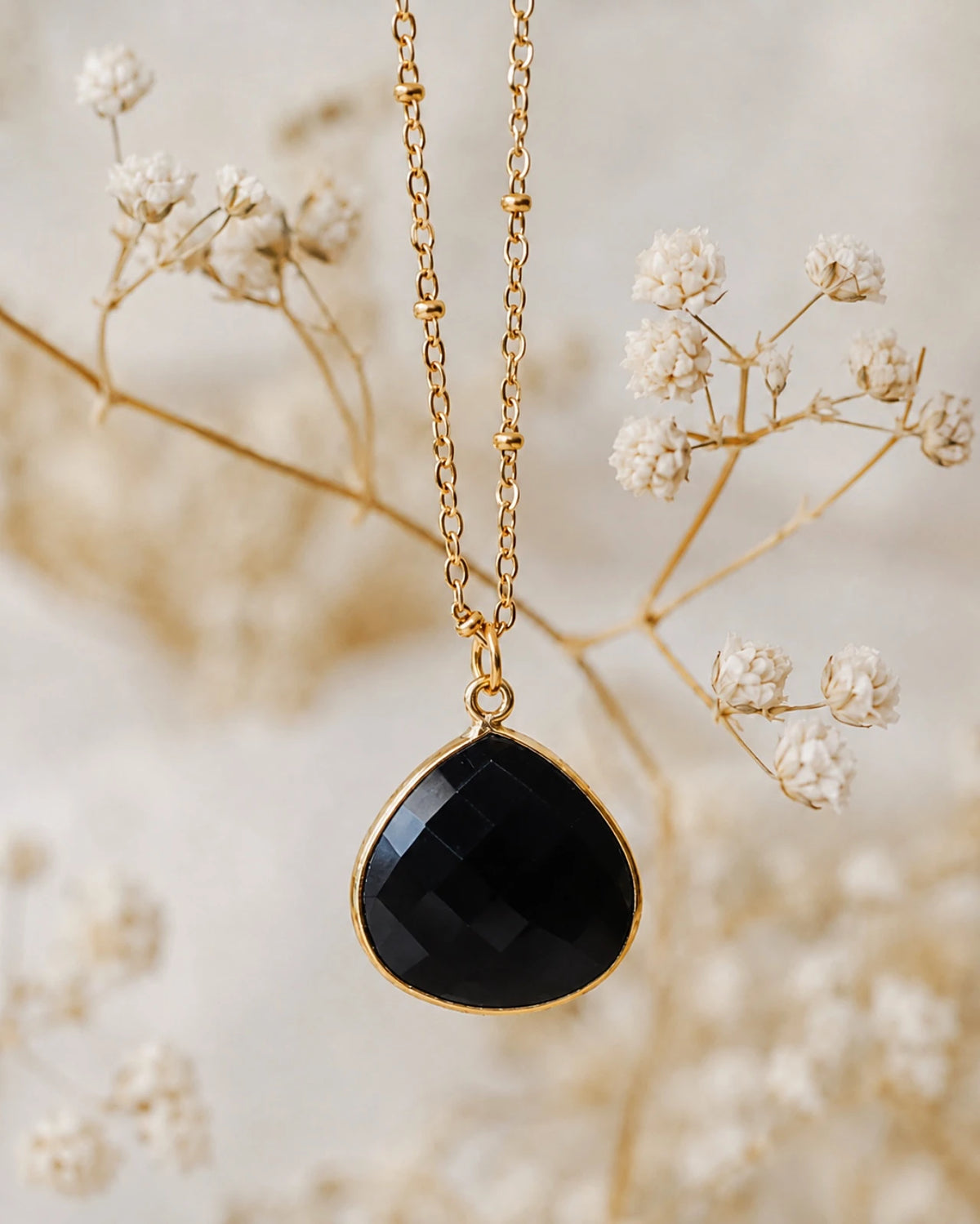 collana artigianale made in paris in ottone placcato oro 18k 2 micron con ciondolo pietra naturale onice nero - roma