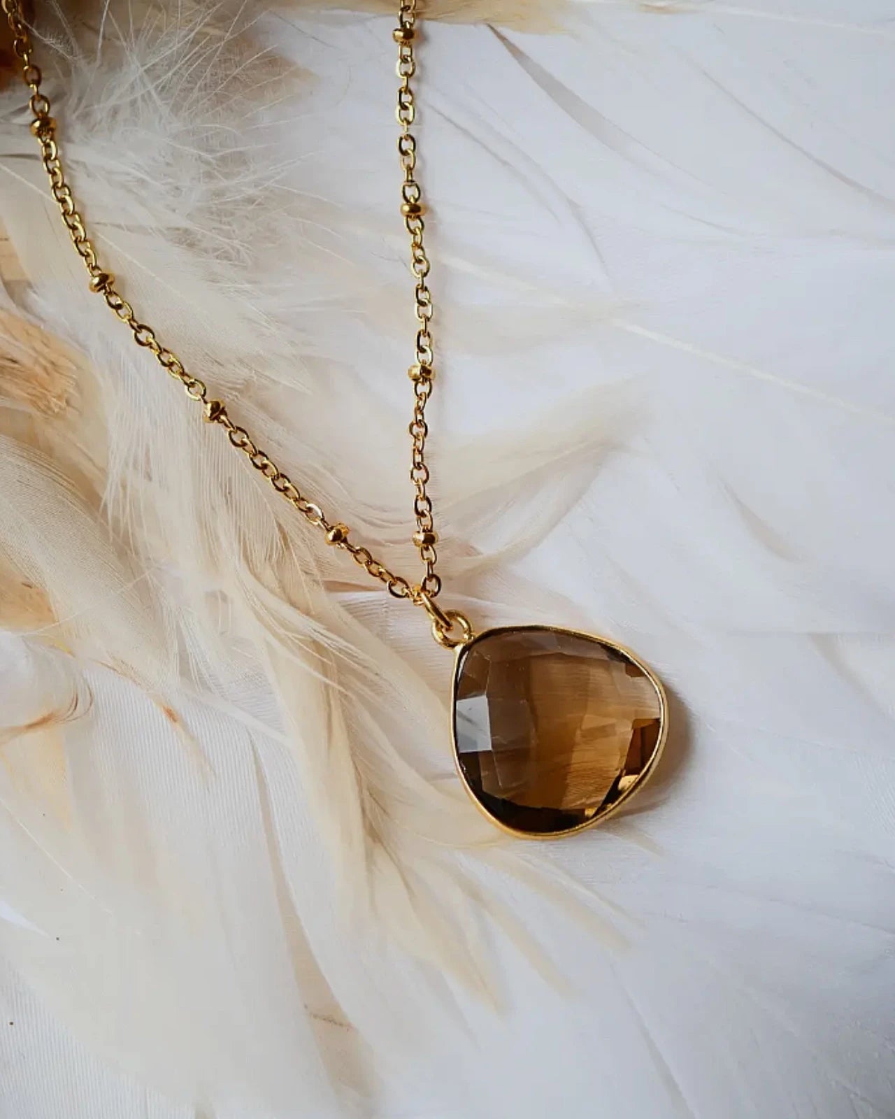 collana artigianale made in paris in ottone placcato oro 18k 2 micron con ciondolo pietra naturale quarzo fumé 