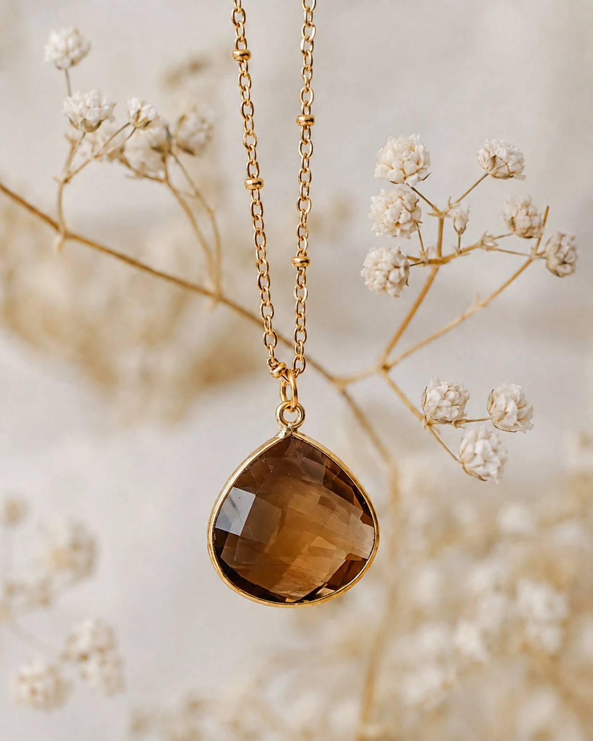 collana artigianale made in paris in ottone placcato oro 18k 2 micron con ciondolo pietra naturale quarzo fumè - roma