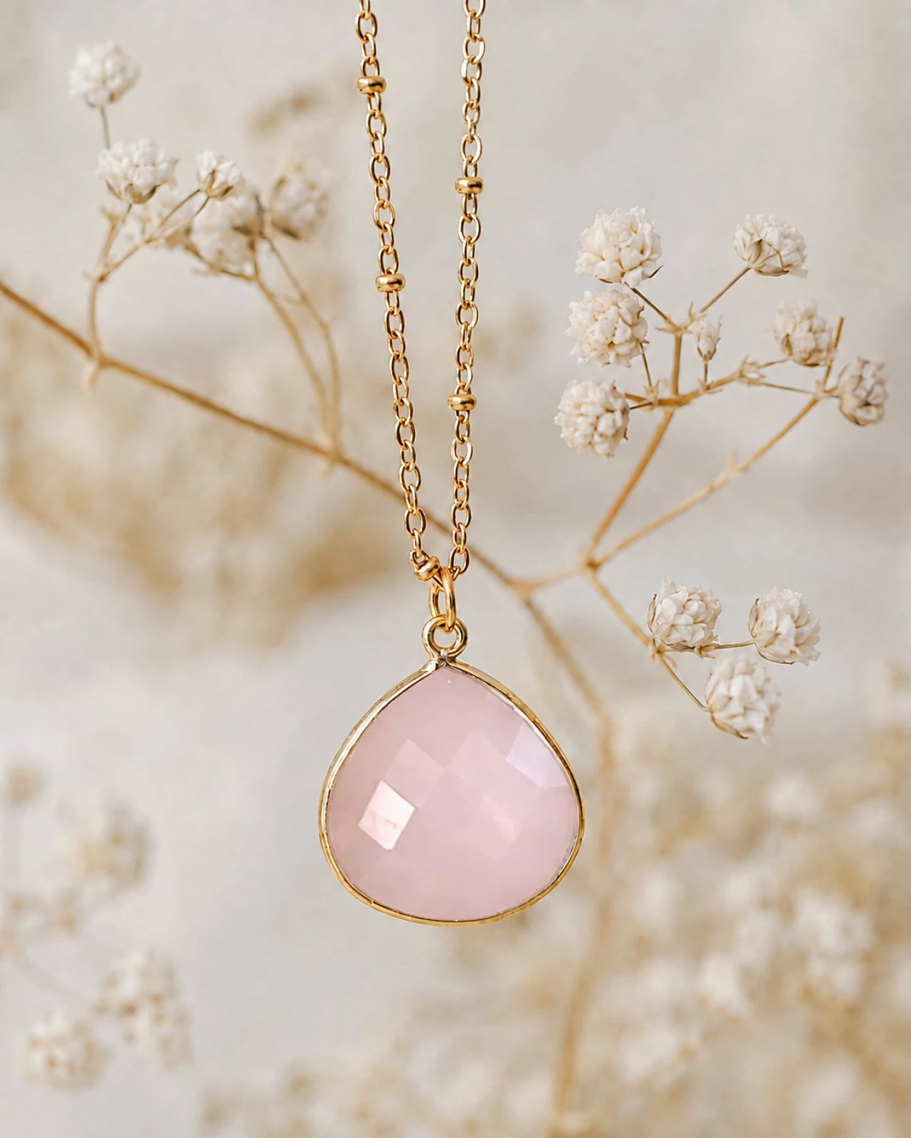 collana artigianale made in paris in ottone placcato oro 18k 2 micron con ciondolo pietra naturale quarzo rosa - roma