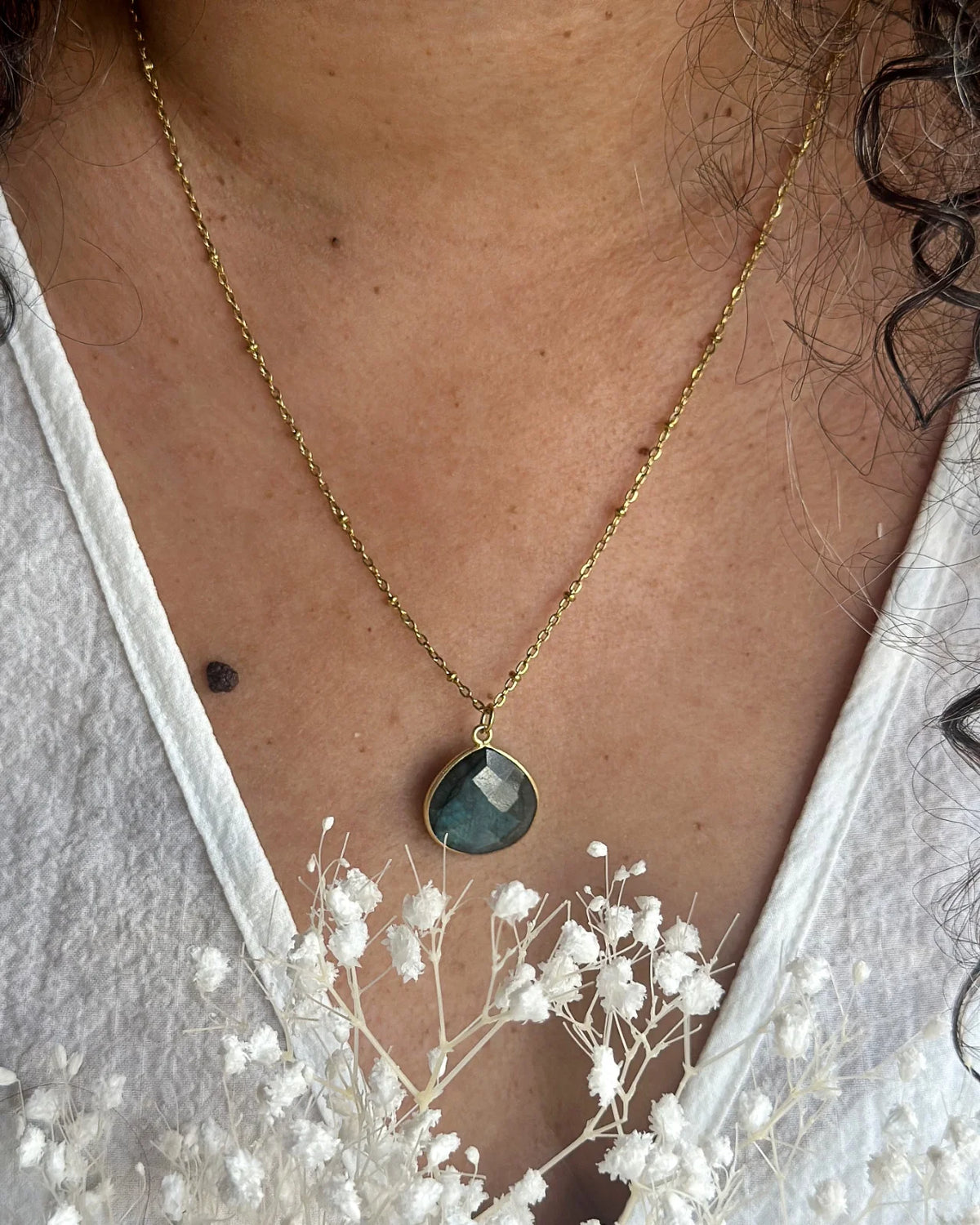 collana artigianale made in paris in ottone placcato oro 18k 2 micron con ciondolo pietra naturale labradorite 