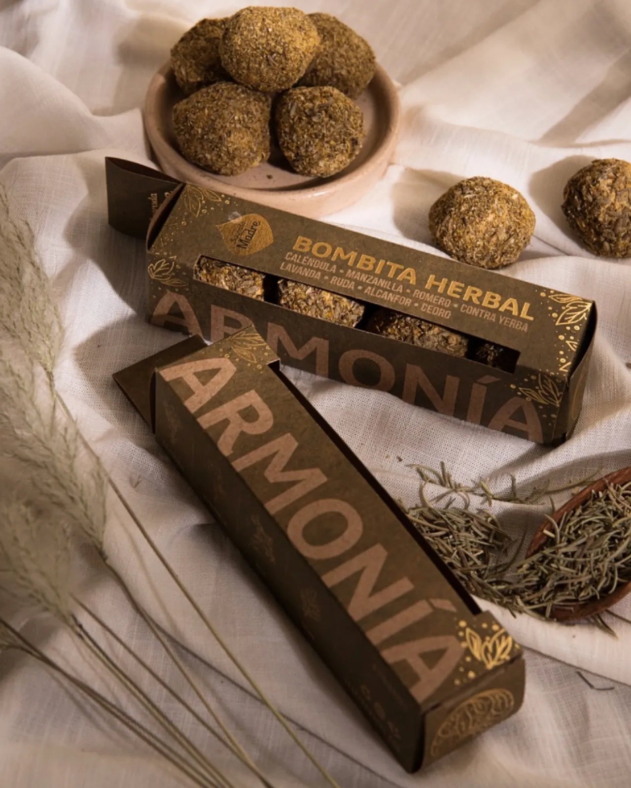 Bombitas Smudge Armonia di Sagrada Madre - Rituale d'armonia ed equilibrio interiore con calendula, camomilla, rosmarino, lavanda, ruta, cedro e canfora | Incensi Naturali Roma - Io Sono La Luce