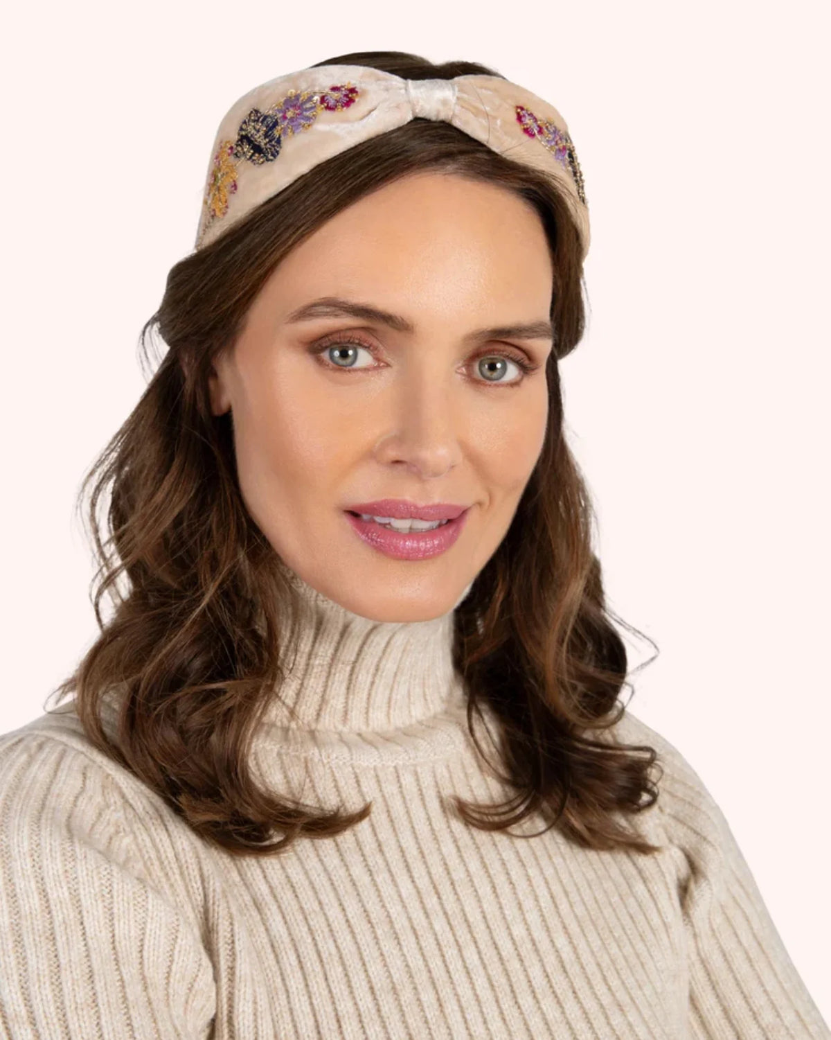 Headband in velluto con ricami, design elegante per ogni occasione