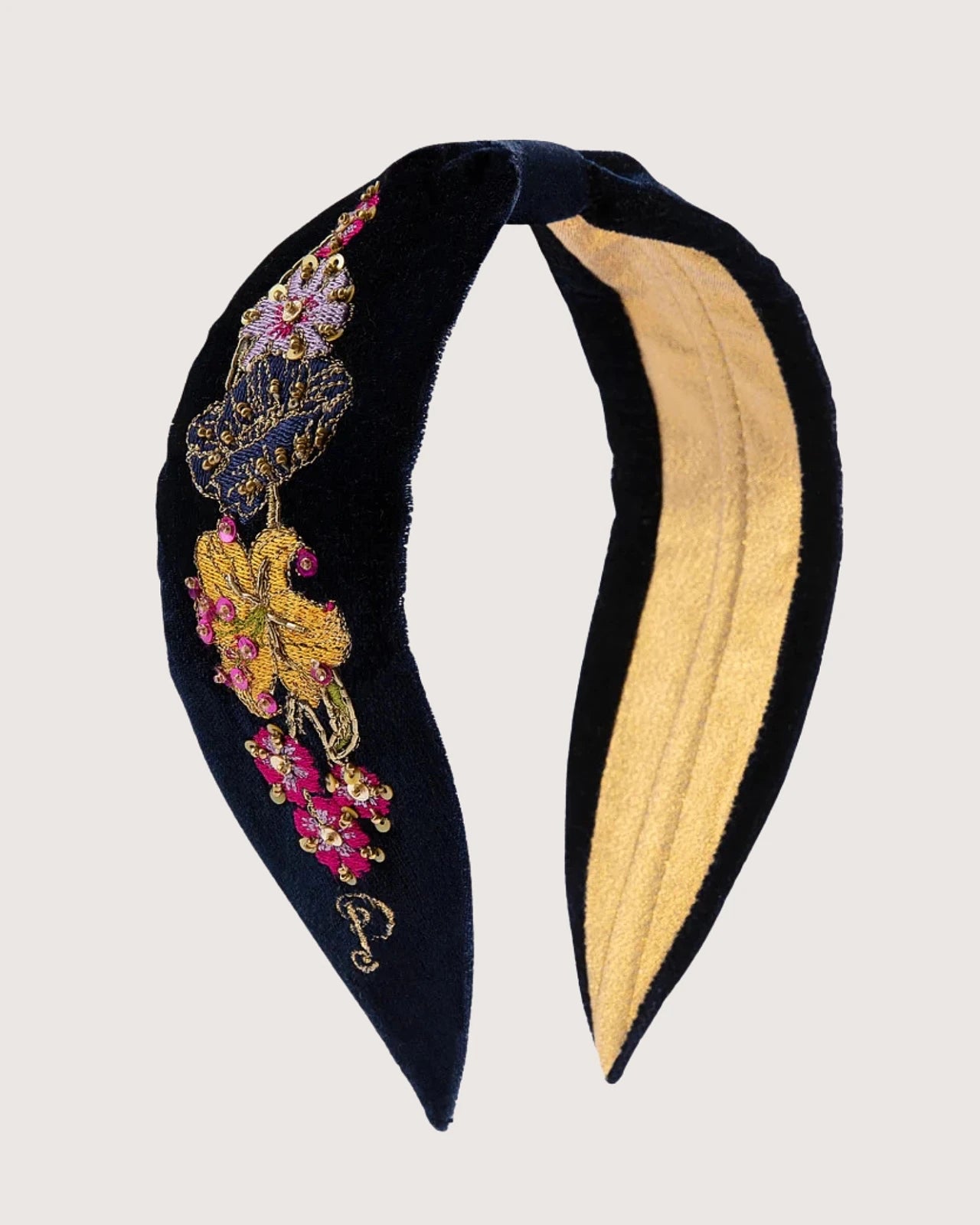 Fascia per capelli imbottita in velluto blu notte con ricami floreali dorati e dettagli preziosi, accessorio artigianale