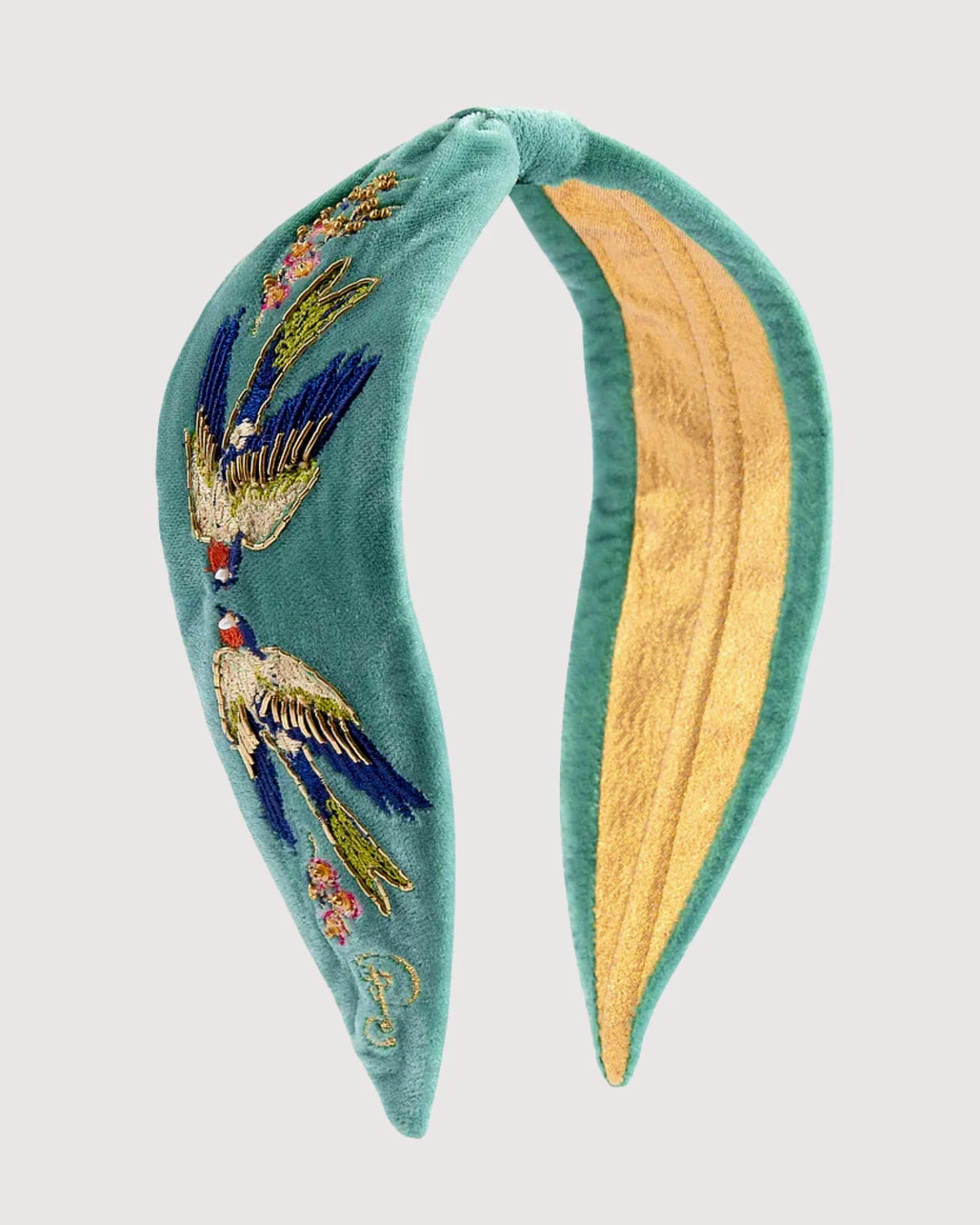 Cerchietto in velluto celeste/turchese con ricami di uccelli colorati e perline, fatto a mano in India da Powder Design