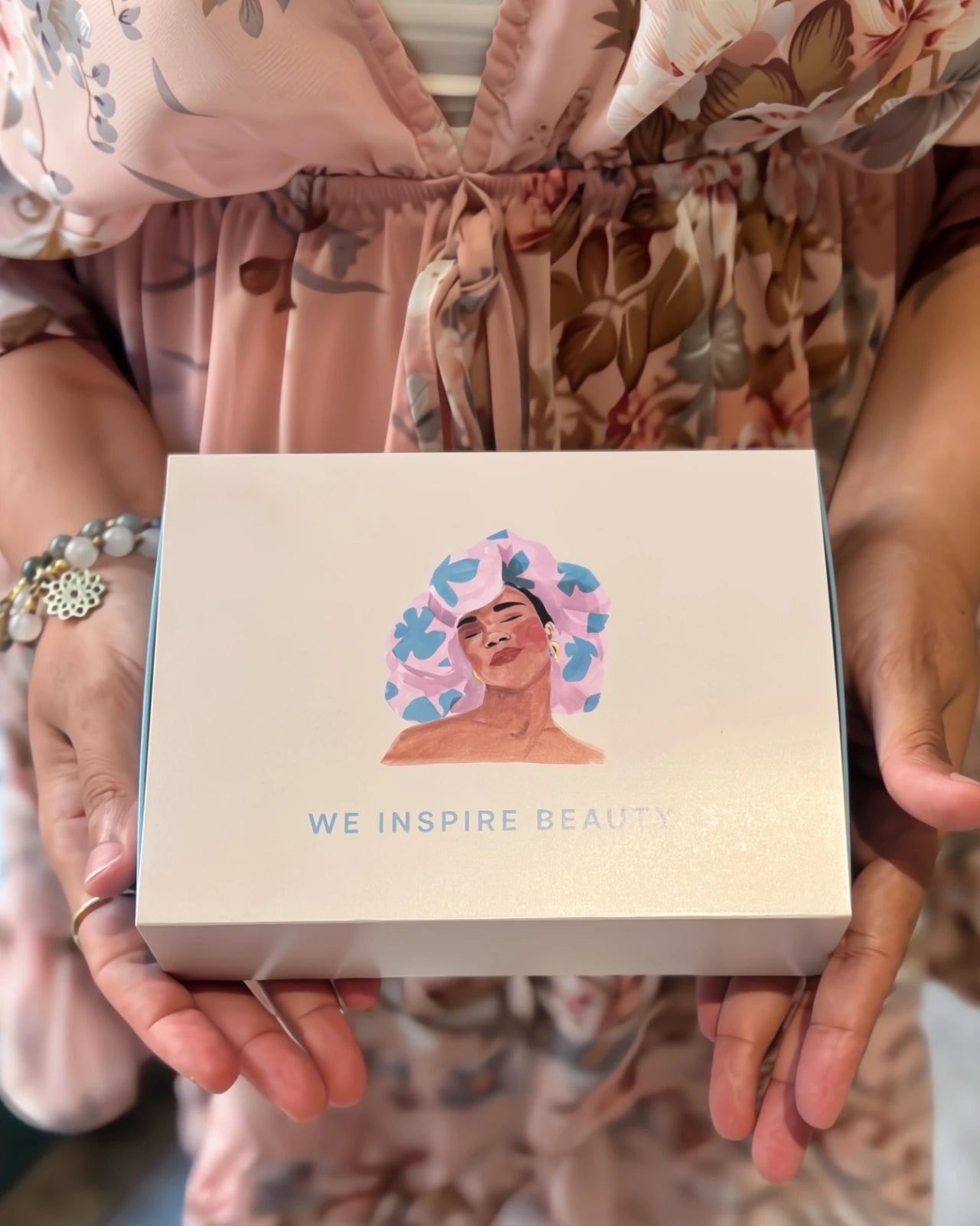 cofanetto skincare routine we inspire beauty con lipogel, siero e Crema Viso naturale - routine giorno e notte per una pelle radiosa