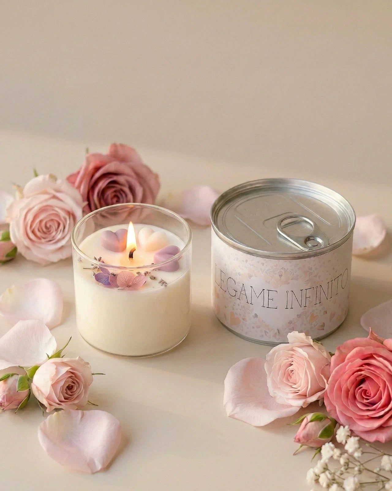 candele profumate in cera di soia con cuoricini di cera e petali di rosa stabilizzati | dedica regalo per persone speciali della vita - edizione legame infinito