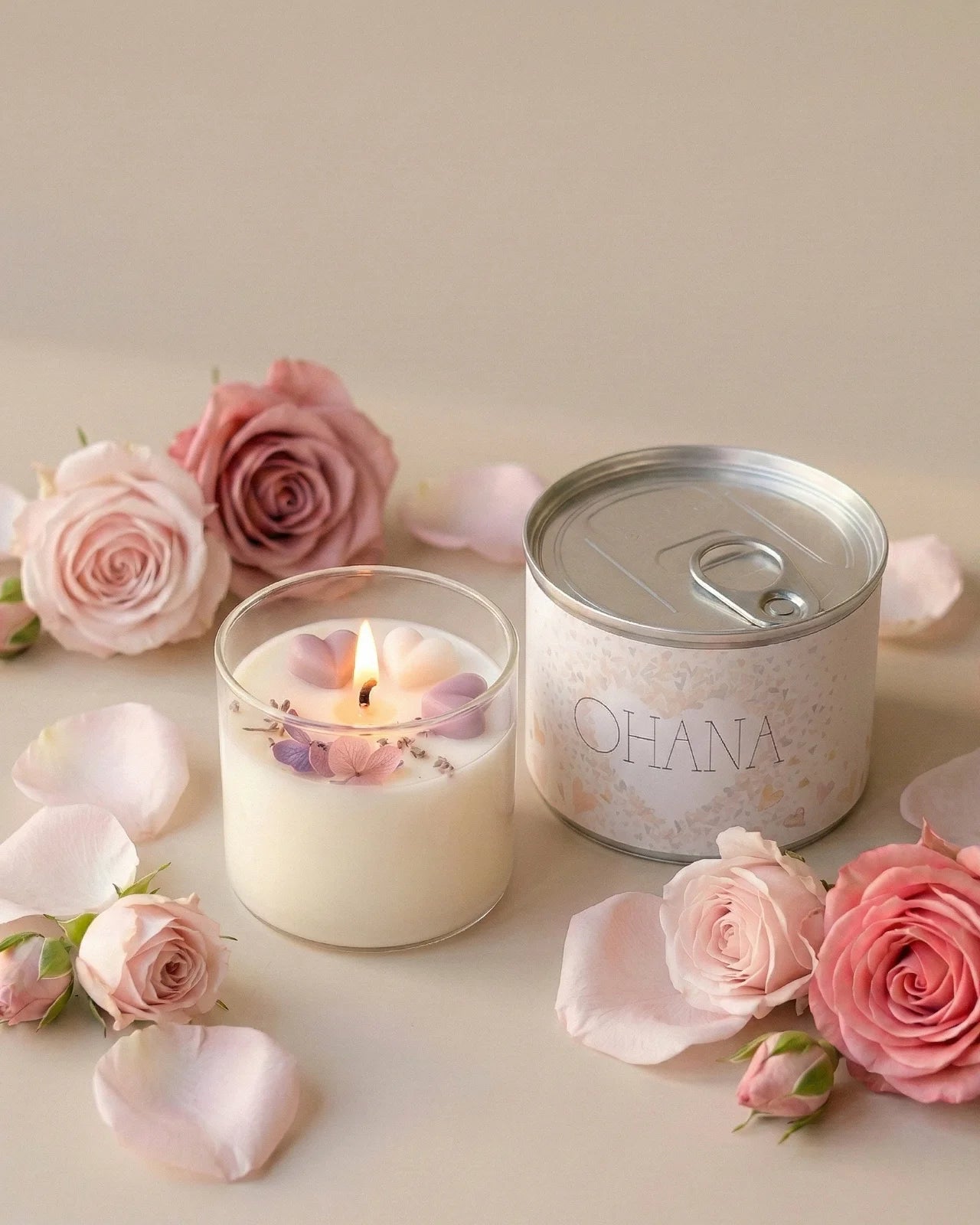 candele profumate in cera di soia con cuoricini di cera e petali di rosa stabilizzati | dedica regalo per persone speciali della vita - edizione famiglia scelta