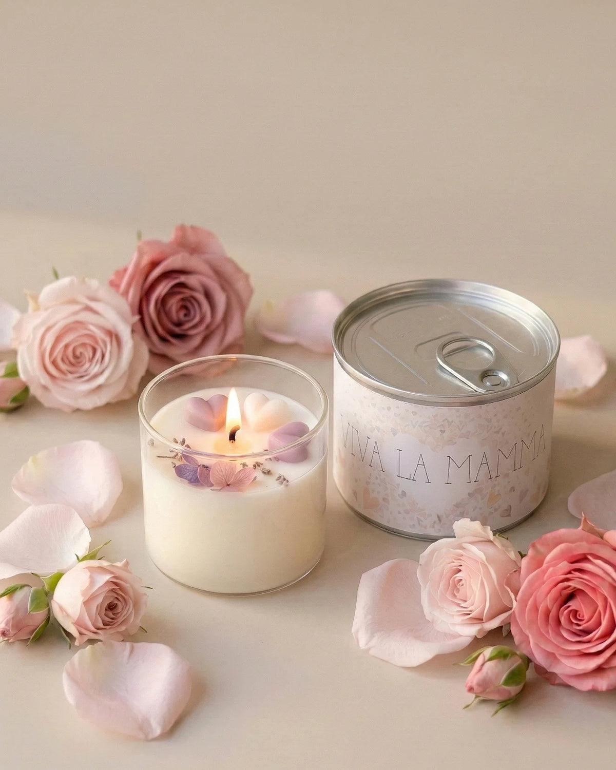 candele profumate in cera di soia con cuoricini di cera e petali di rosa stabilizzati | dedica regalo per persone speciali della vita - edizione amore per la mamma