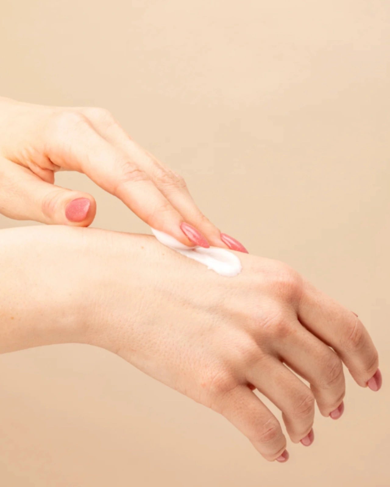 crema mani naturale con calendula karitè e olio di nocciola