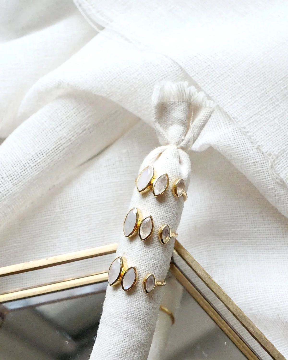 anelli artigianale made in France regolabile in ottone placcato oro 18k 2 micron con pietre naturali - pietra di luna