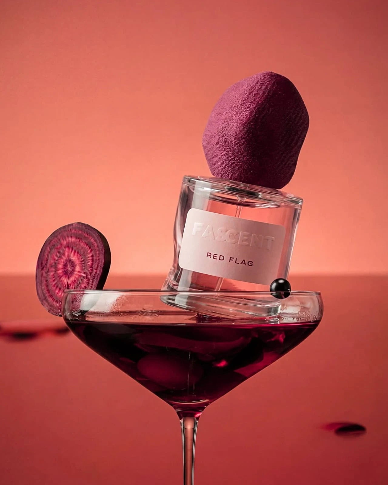 Fascent a Roma | Red Flag - profumo di nicchia francese sostenibile - clean luxury cool 