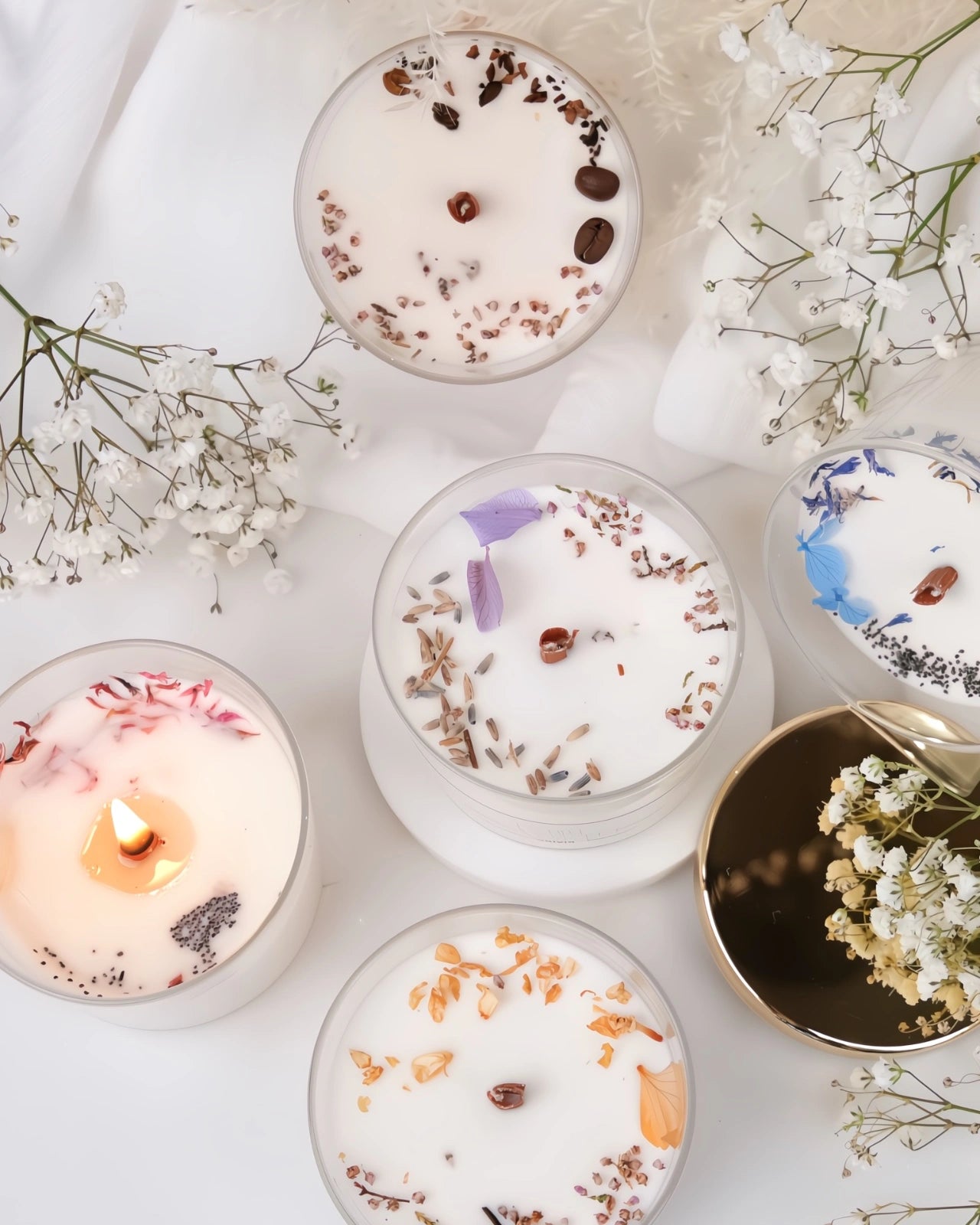 Candela Hygge - candele botaniche profumate in cera di soia con stoppino di legno crepitante come un camino 