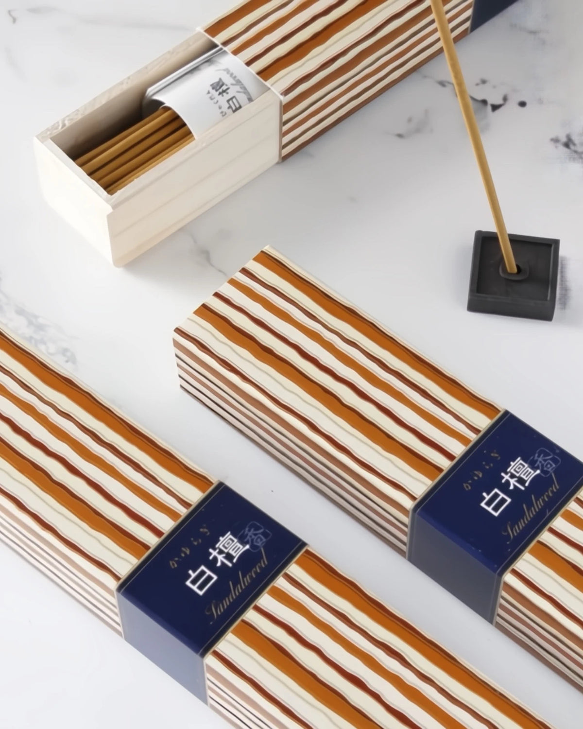 Bastoncini artigianali di incenso giapponese naturale senza bambù con supporto in ceramica - Nippon Kodo Kayuragi - Io Sono La Luce Roma