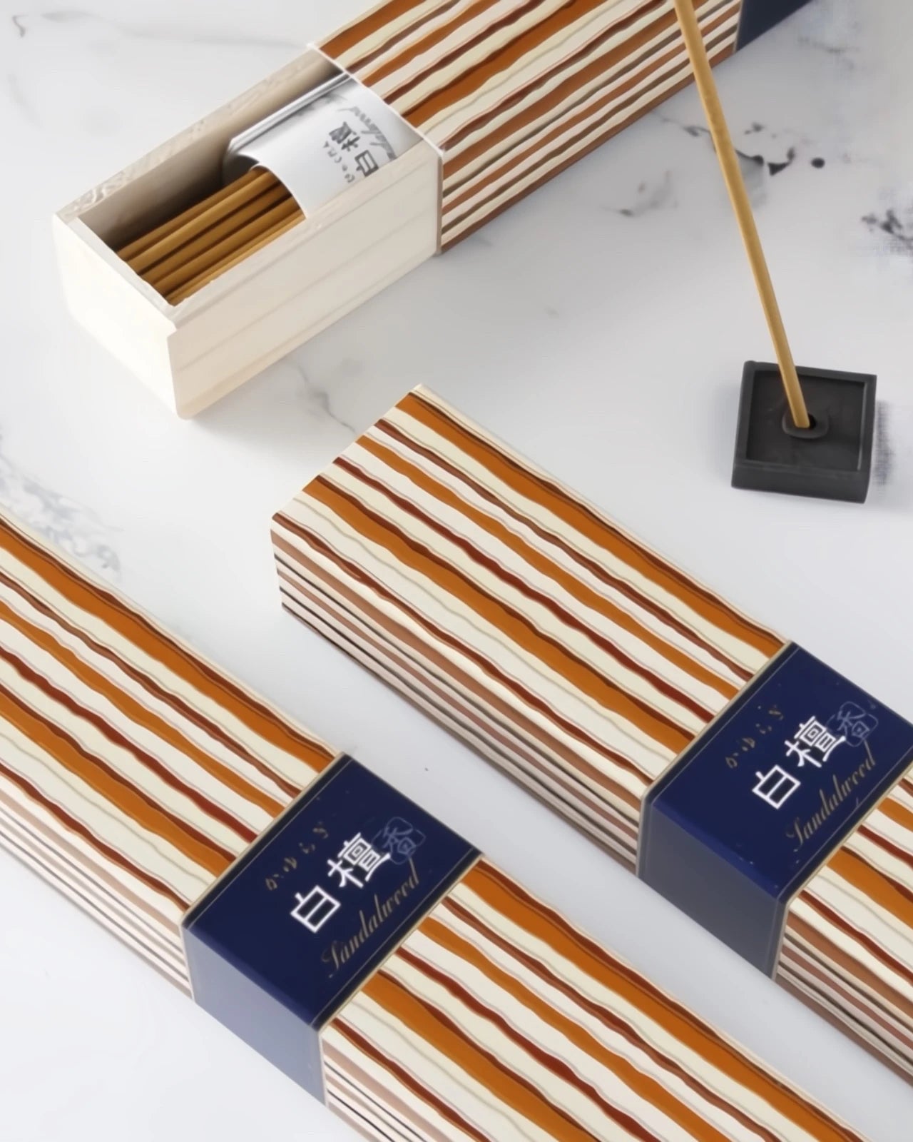 Bastoncini artigianali di incenso giapponese naturale senza bambù con supporto in ceramica - Nippon Kodo Kayuragi - Io Sono La Luce Roma