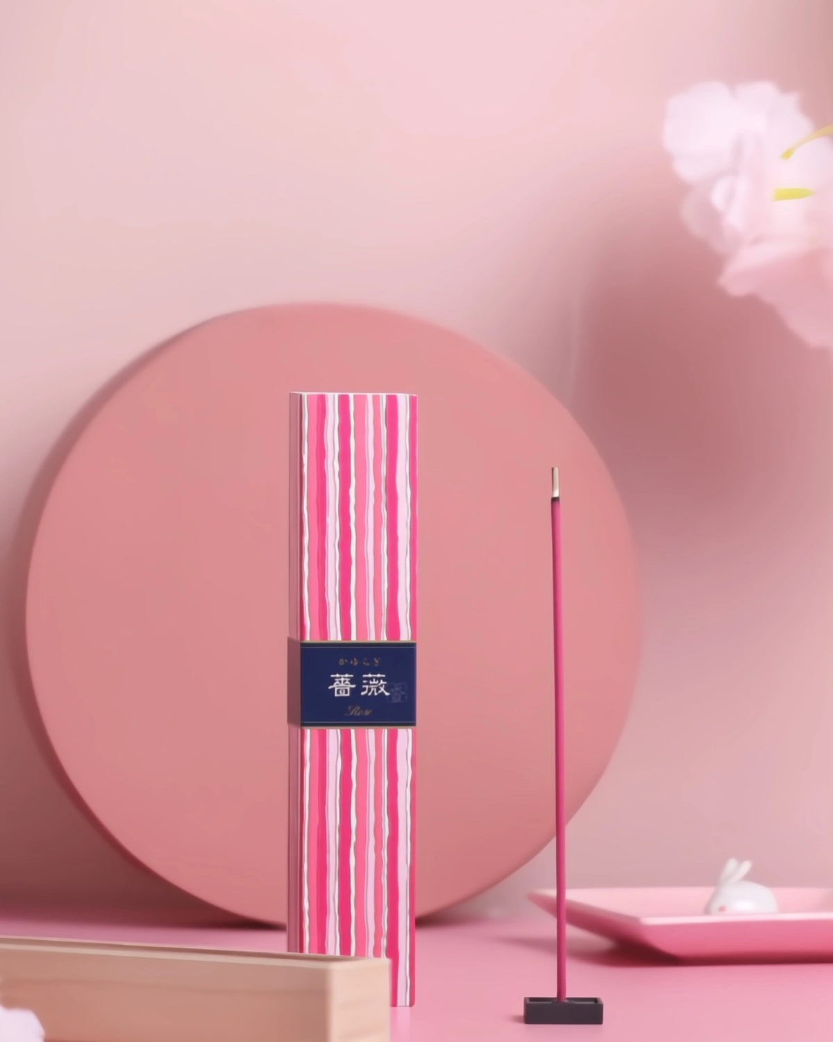 Bastoncini artigianali di incenso giapponese naturale senza bambù con supporto in ceramica - Nippon Kodo Kayuragi - Io Sono La Luce Roma - Fragranza Prugna