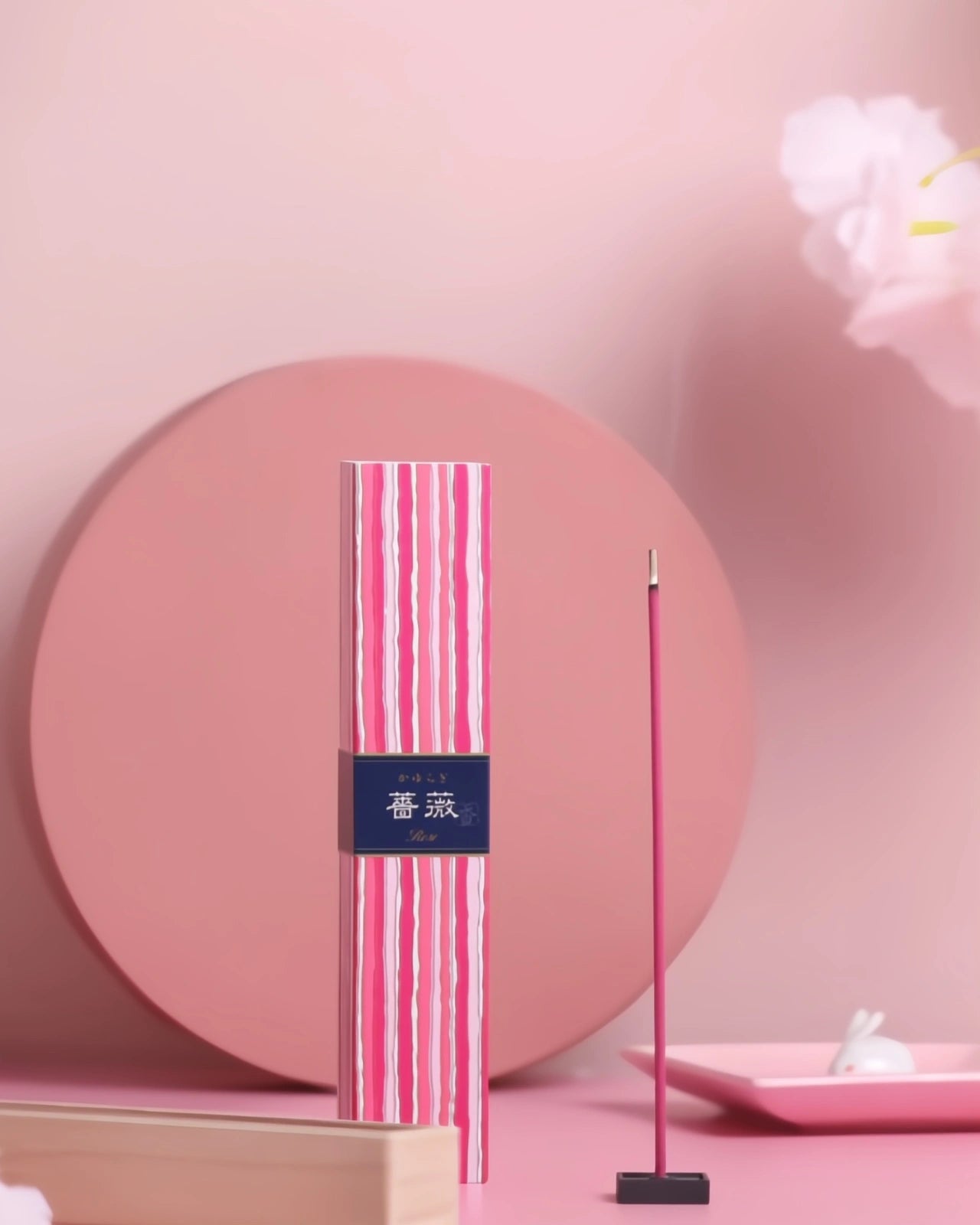 Bastoncini artigianali di incenso giapponese naturale senza bambù con supporto in ceramica - Nippon Kodo Kayuragi - Io Sono La Luce Roma - Fragranza Prugna