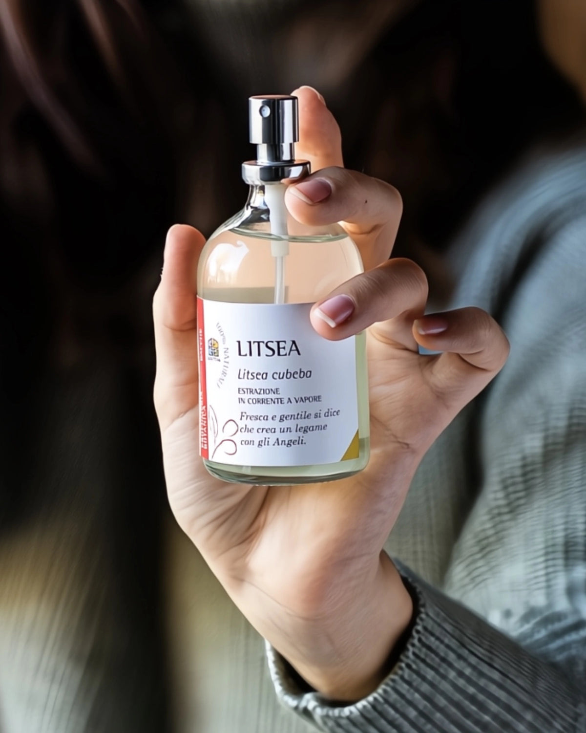 Profumo botanico naturale con puro olio essenziale di Litsea: fresco e luminoso, accende la vitalità con gentilezza. Olfattiva. Io Sono La Luce Roma