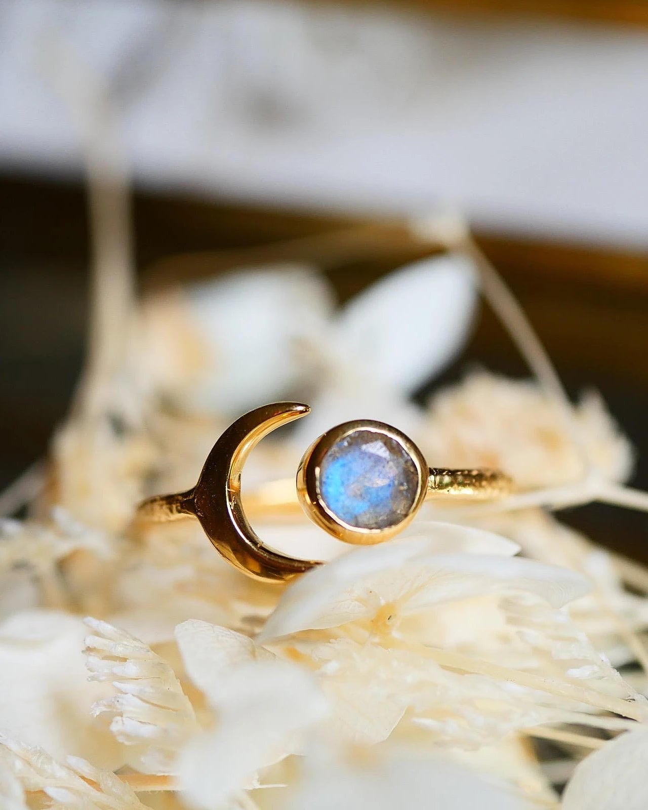 anello artigianale in ottone placcato oro 18 2 micron made in France con pietra naturale labradorite - Roma