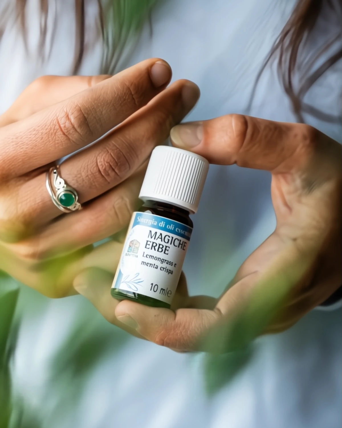 sinergia magiche erbe oli essenziali di lemongrass e menta per creatività ed energia mentale