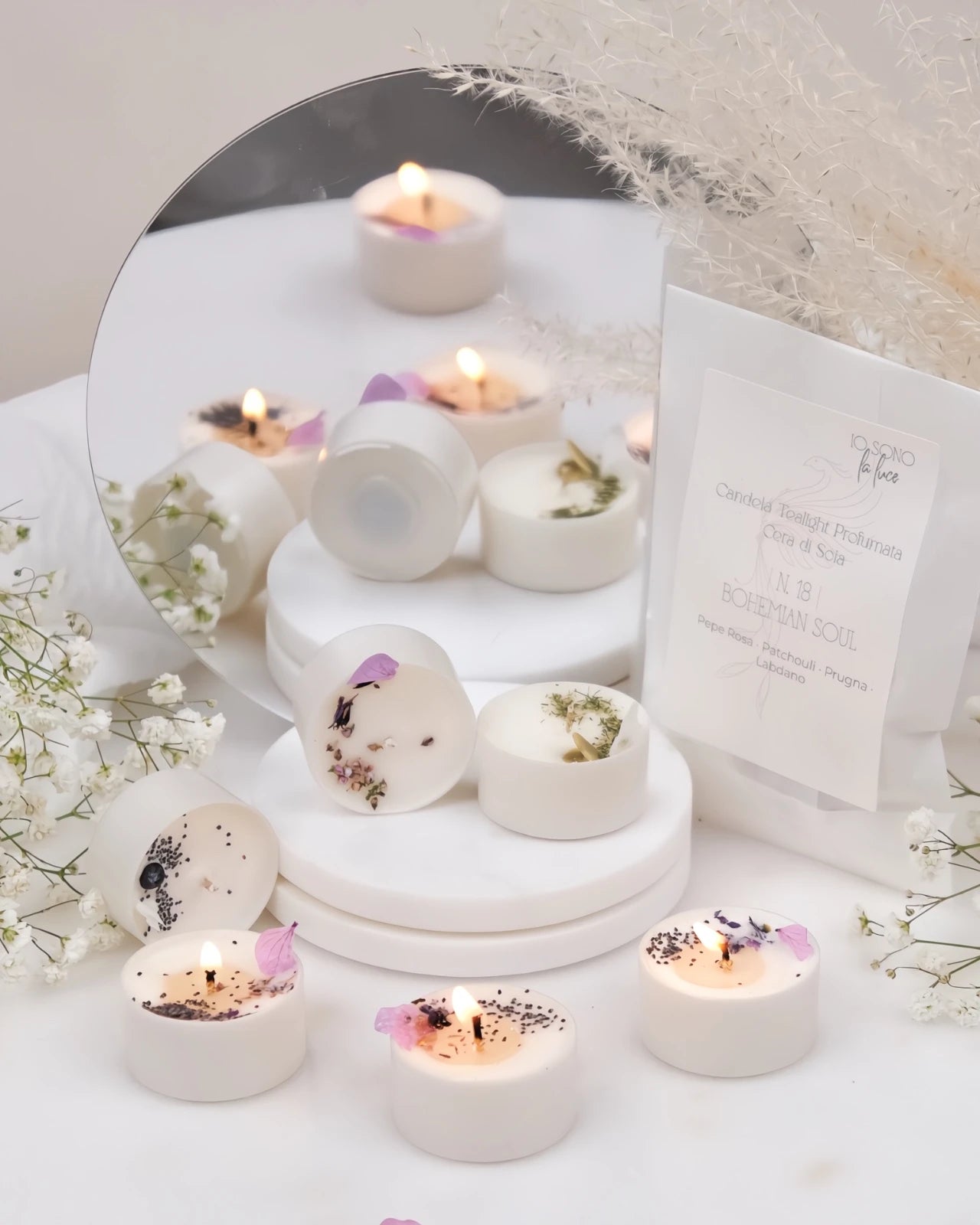 Piccole candeline profumate tealight in contenitore di PLA biodegradabile e sostenibile - pura cera di soia 100% vegetale - made in italy a Roma 