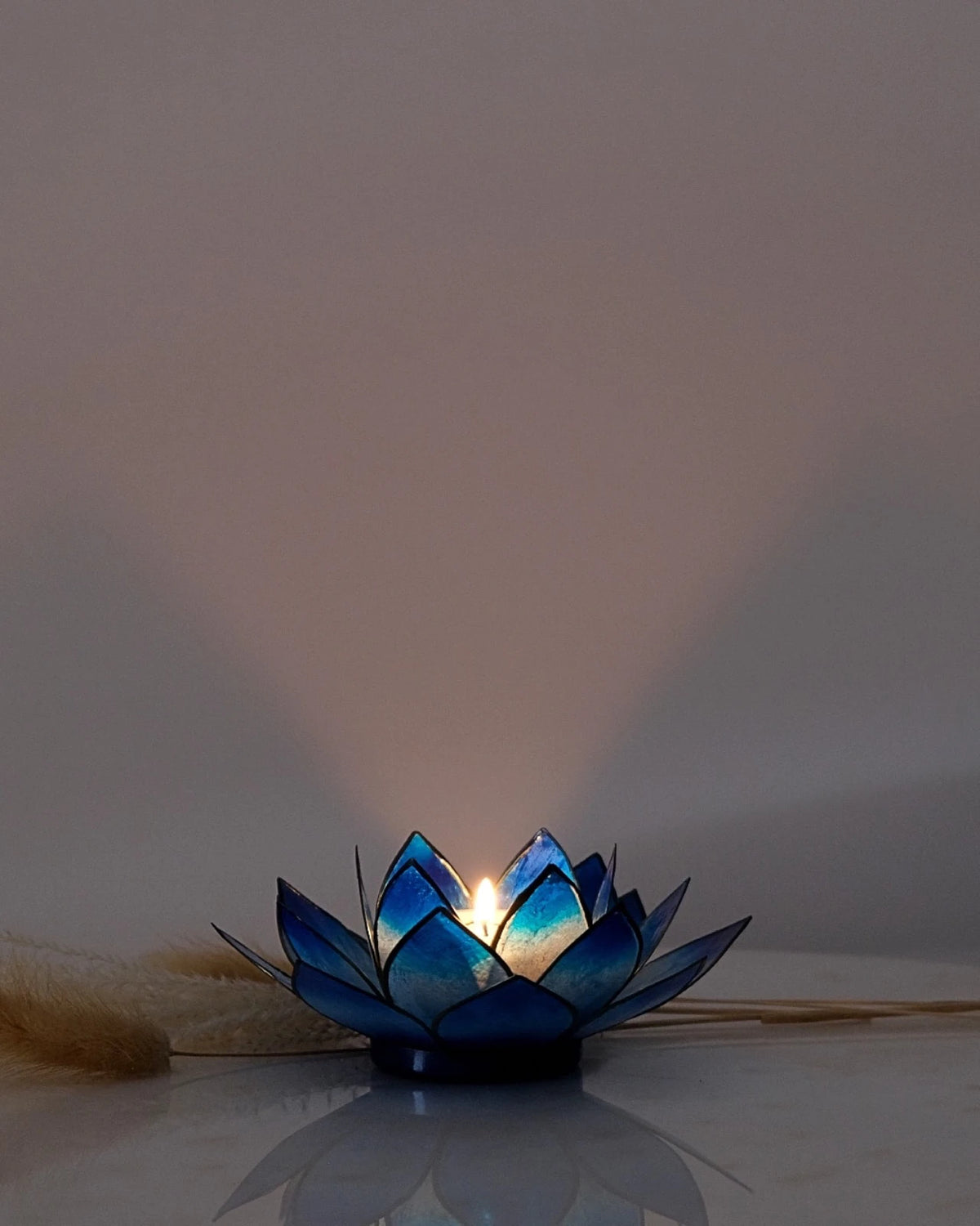 Puro: portacandele a forma di fior di loto in conchiglia 