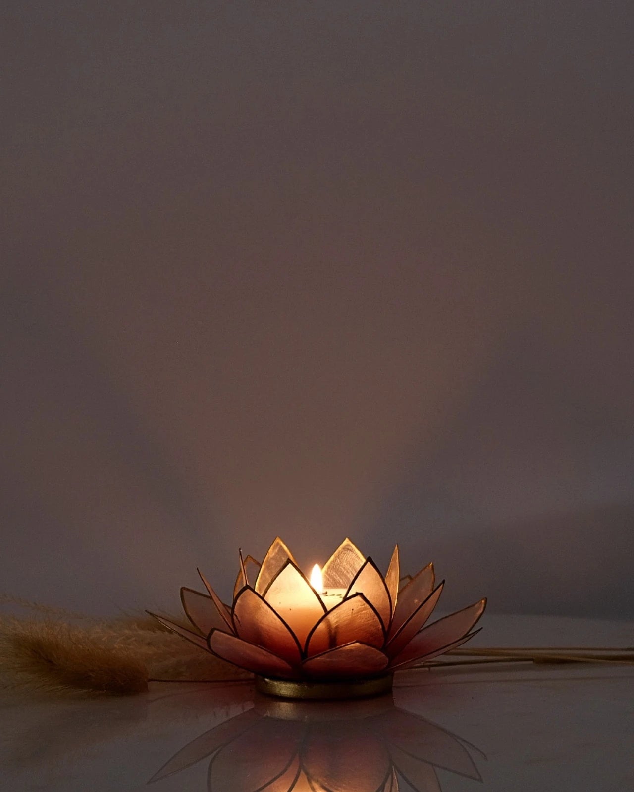 Puro: portacandele a forma di fior di loto in conchiglia 