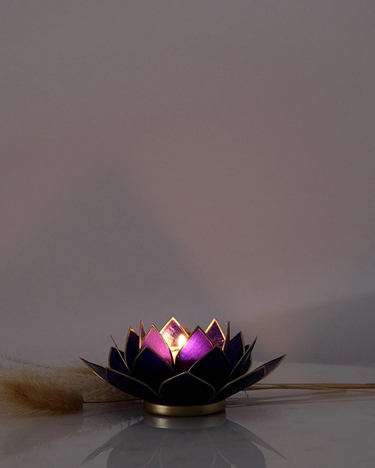 Puro: portacandele a forma di fior di loto in conchiglia 