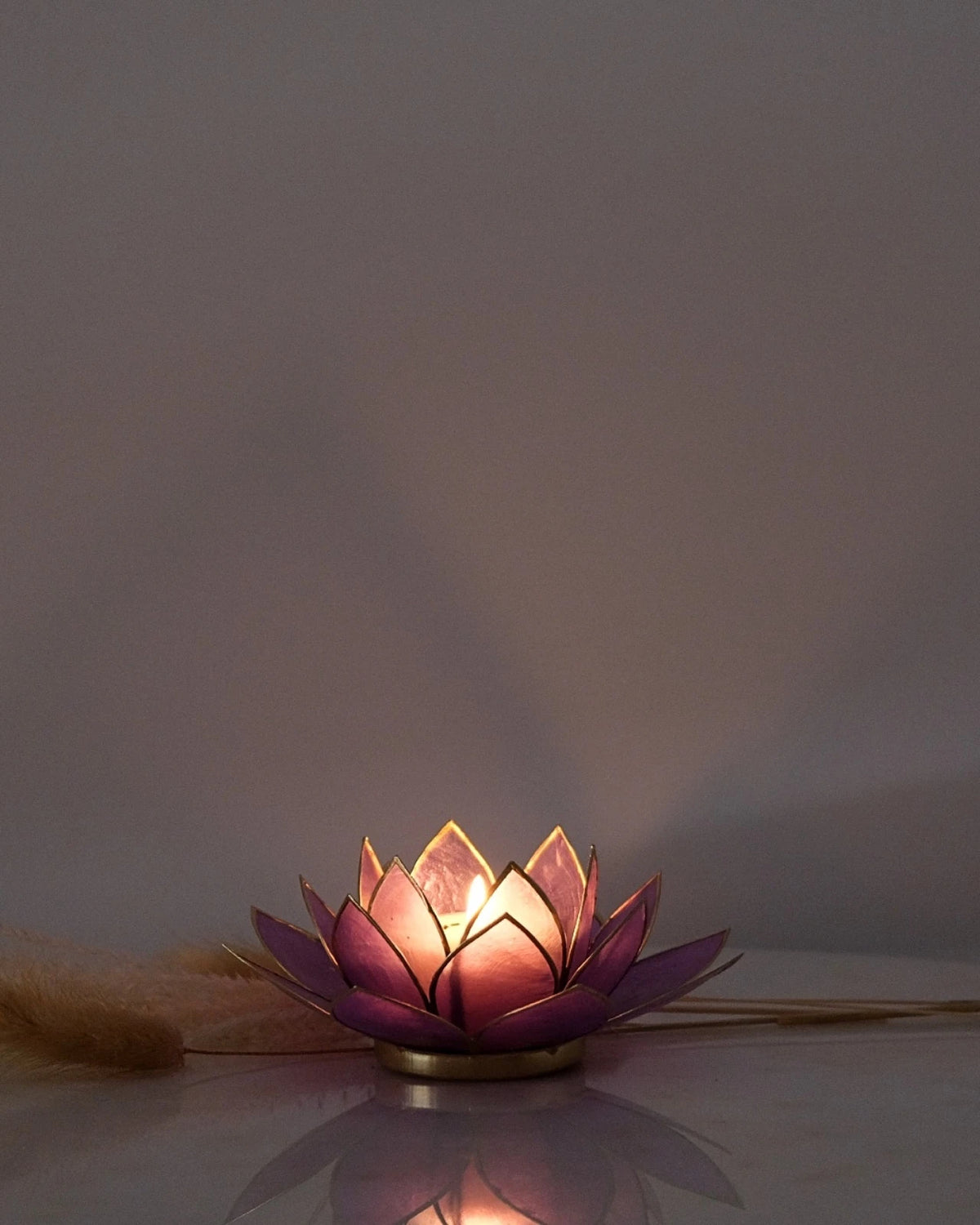 Puro: portacandele a forma di fior di loto in conchiglia 