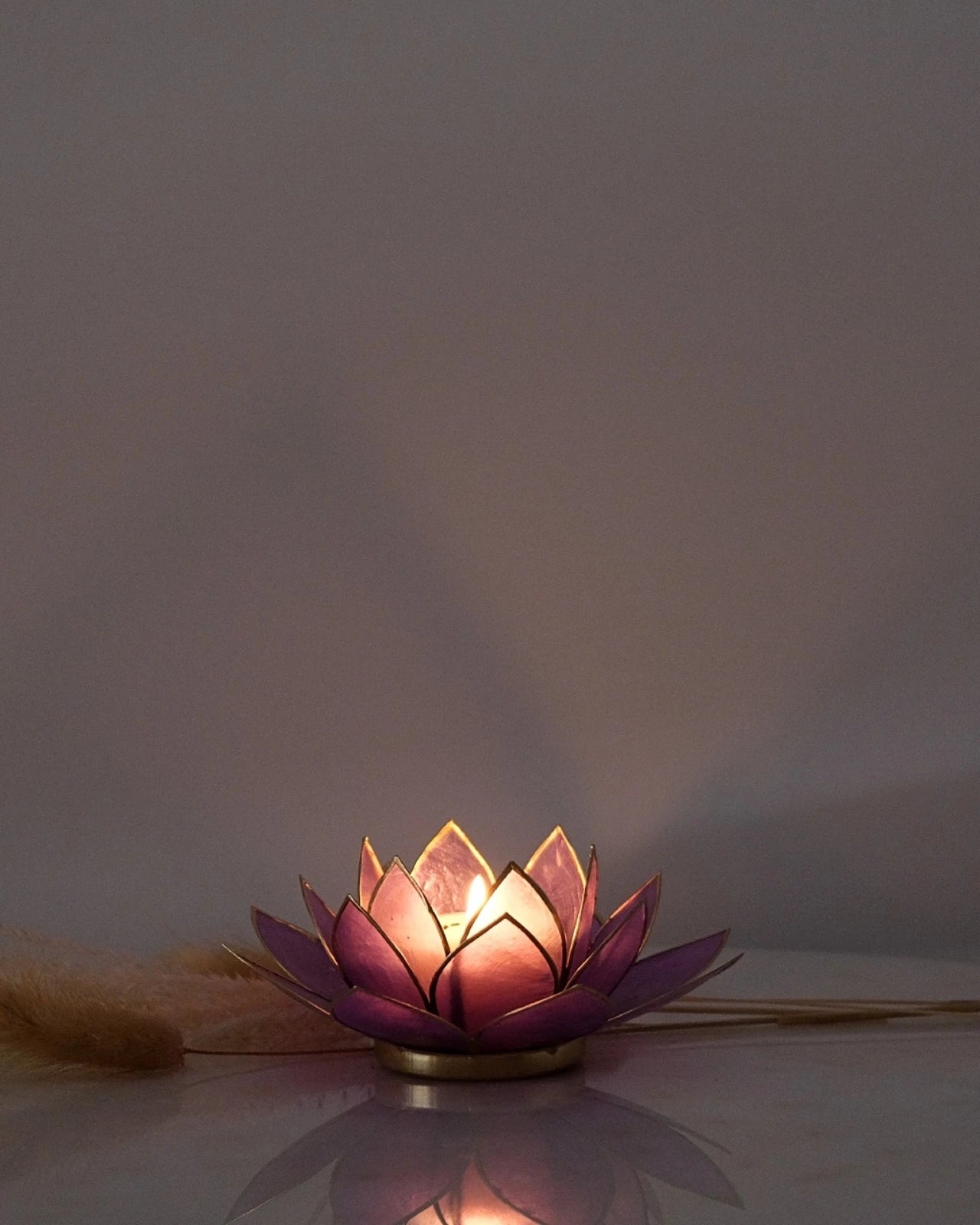 Puro: portacandele a forma di fior di loto in conchiglia 