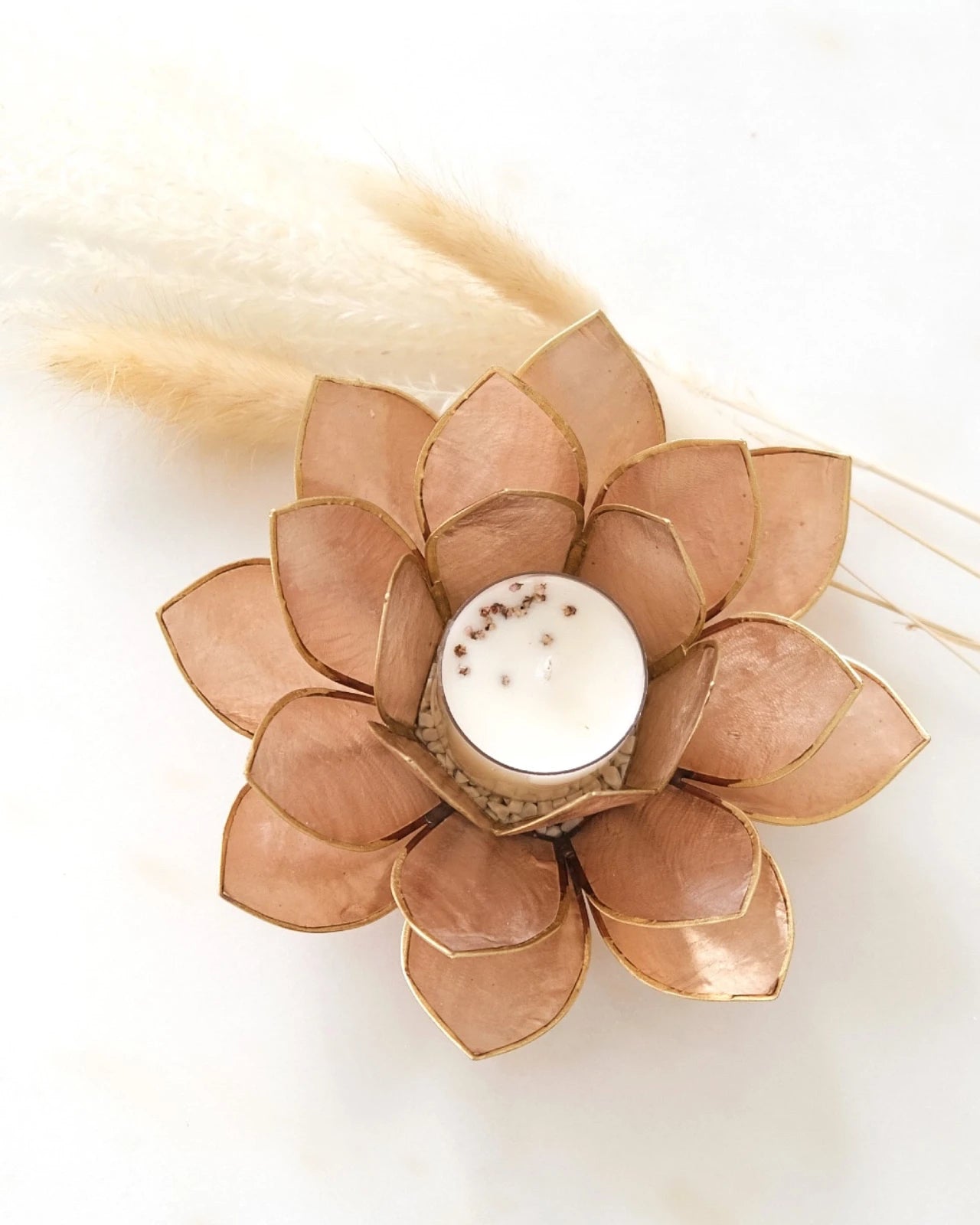 Puro: portacandele a forma di fior di loto in conchiglia colore oro