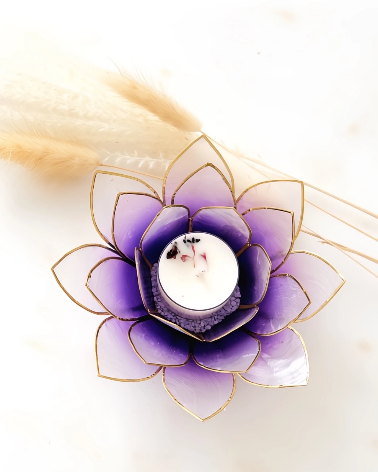 Puro: portacandele a forma di fior di loto in conchiglia colore viola sfumato
