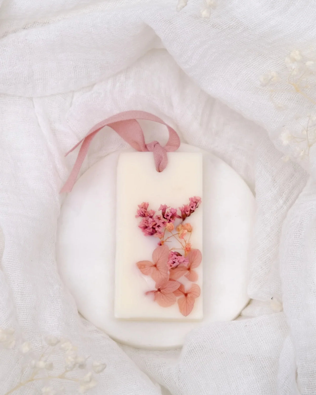 tavoletta botanica cera di soia per profumare cassetti ed armadi lingottino color rosa vintage
