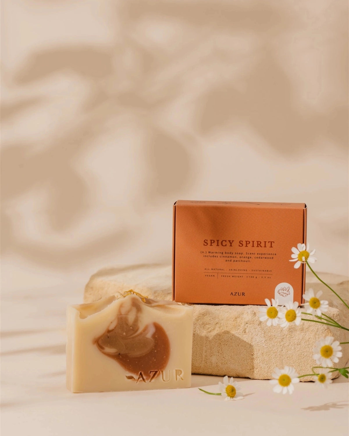 Sapone solido naturale artigianale vegano ed ecofriendly profumo speziato con oli essenziali di cannella, patchouli, arancio e cedro 