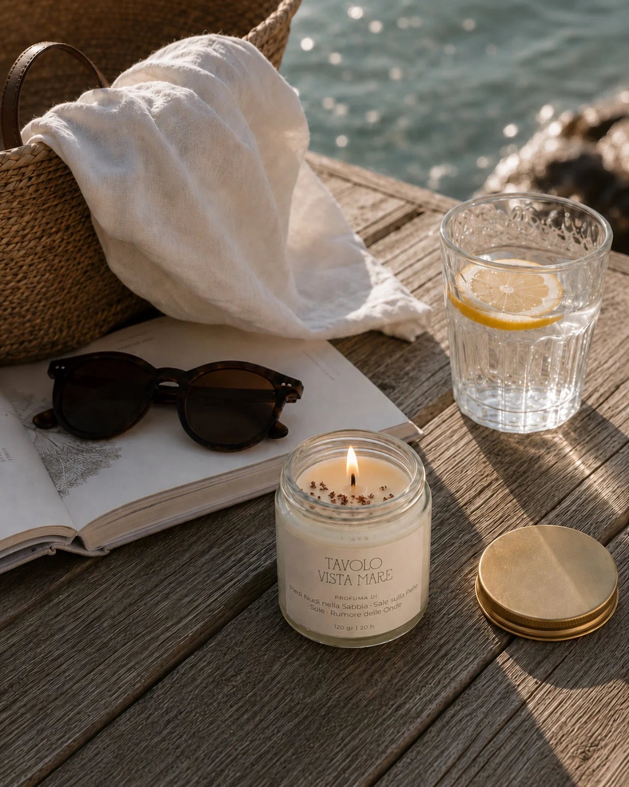 Collezione Stop al Tempo: candele per rituali di slow living e per rallentare il tempo | Tavolo Vista Mare profumo di mare