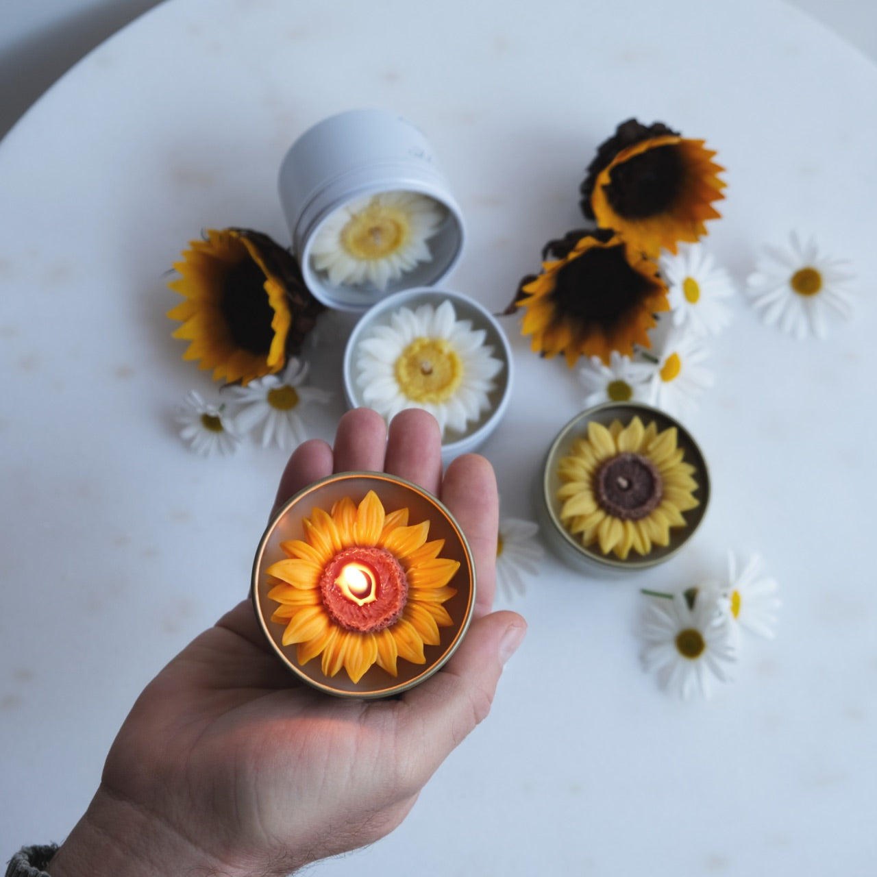 My Sunshine: Candela Profumata in Cera di Soia con Margherita/Girasole di Cera